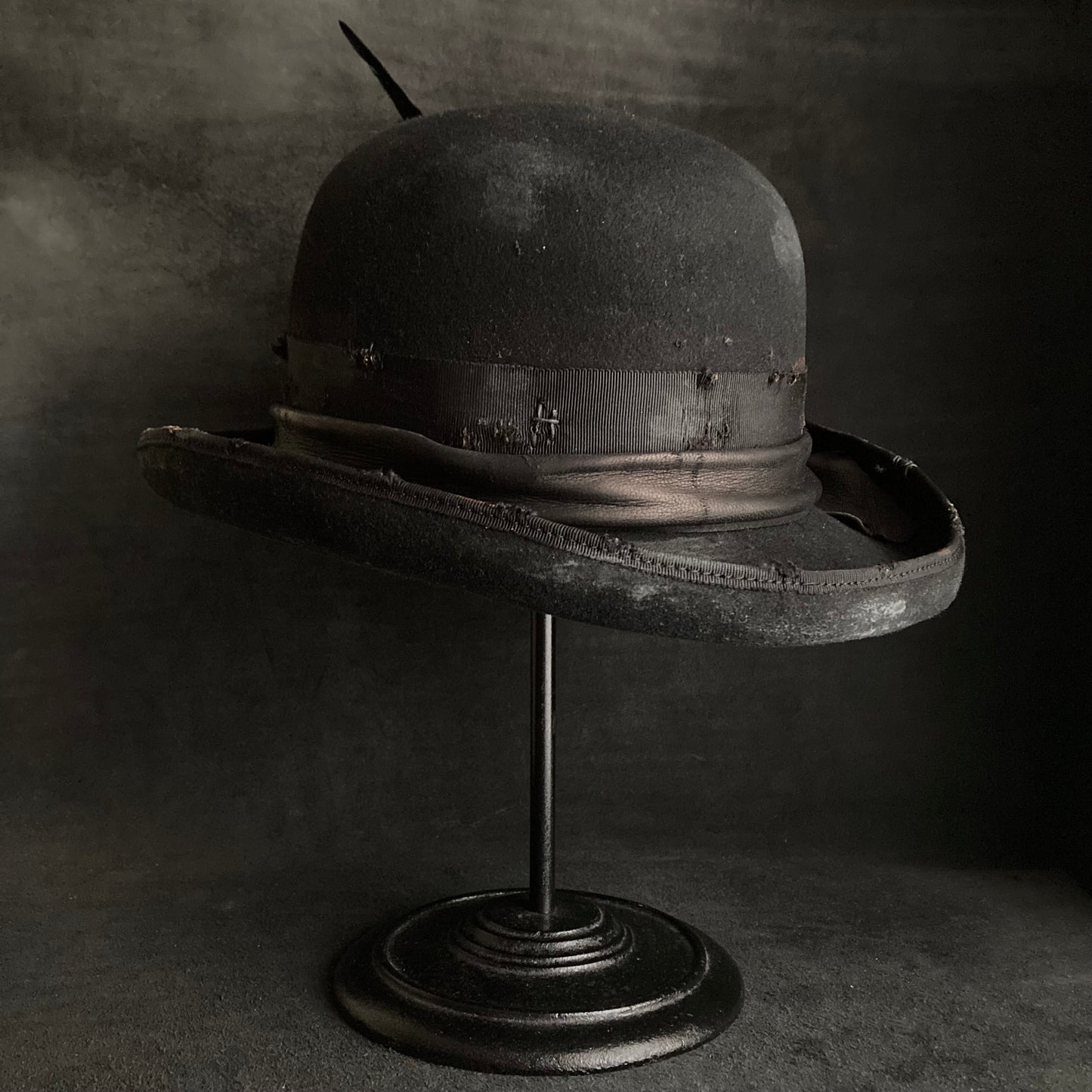 Dirt duel bowler hat