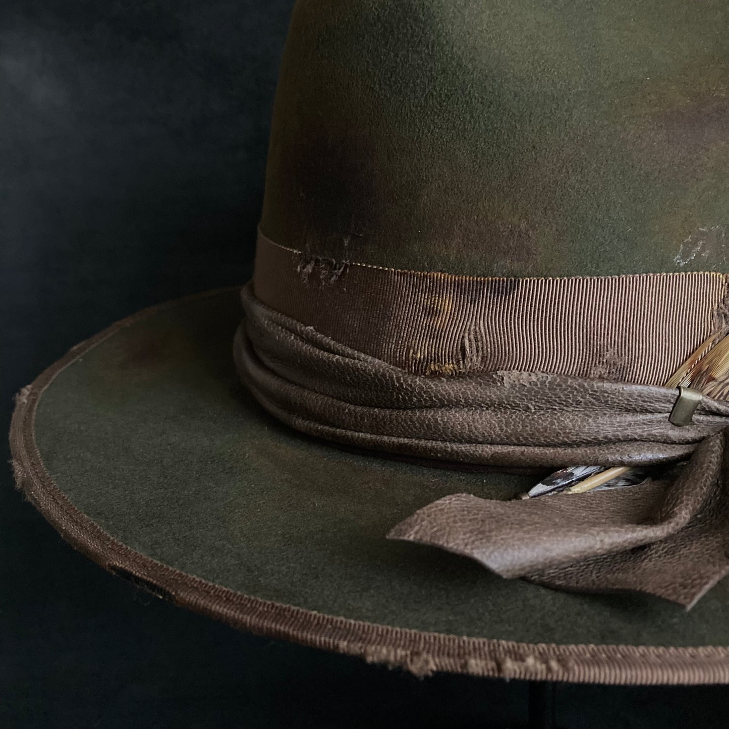 Burned bitter khaki western hat