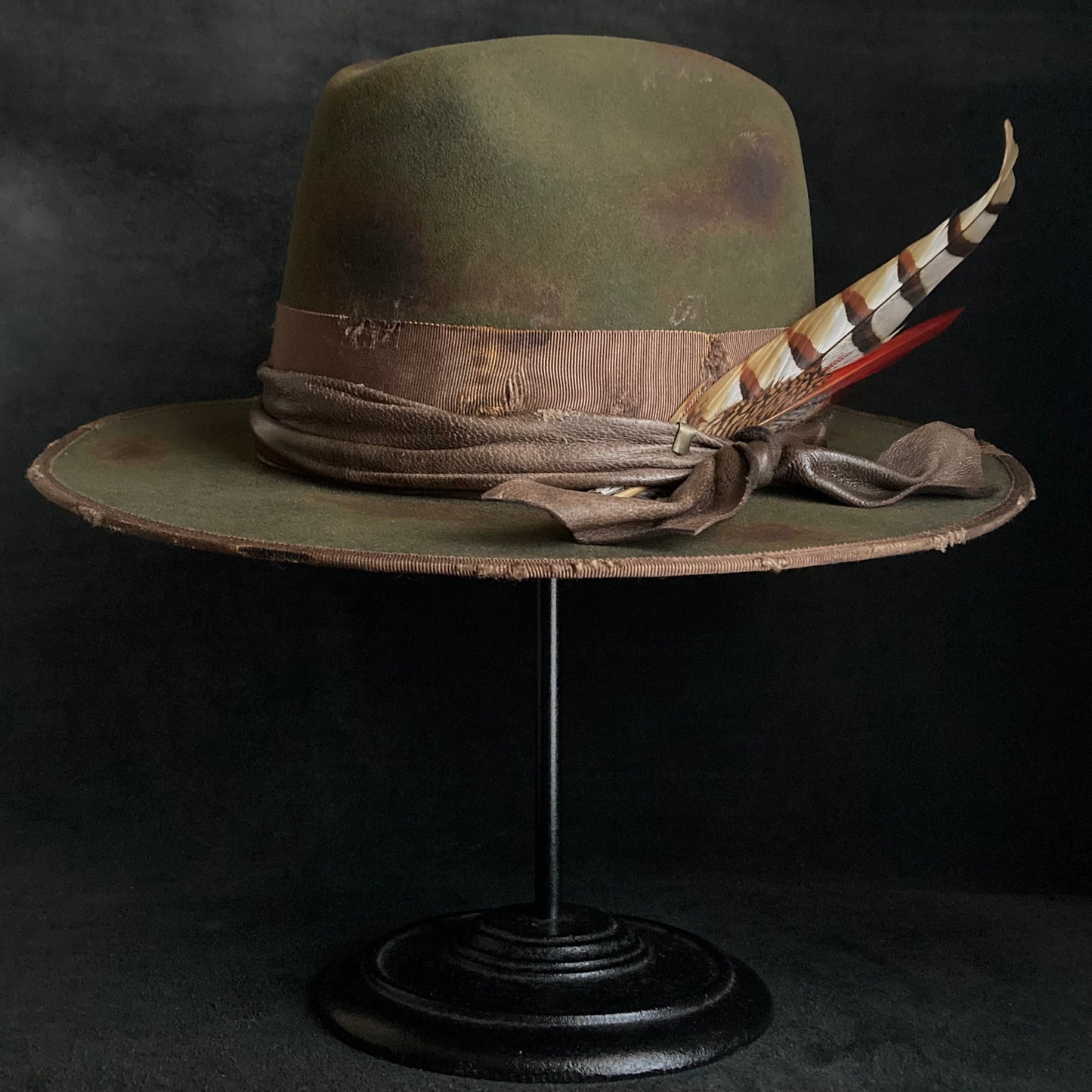 Burned bitter khaki western hat