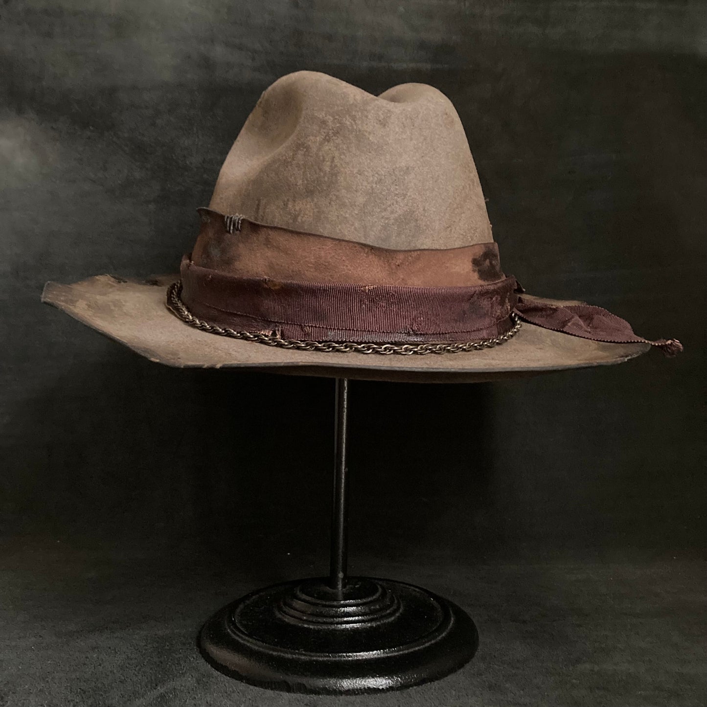 Old bitter brown western hat