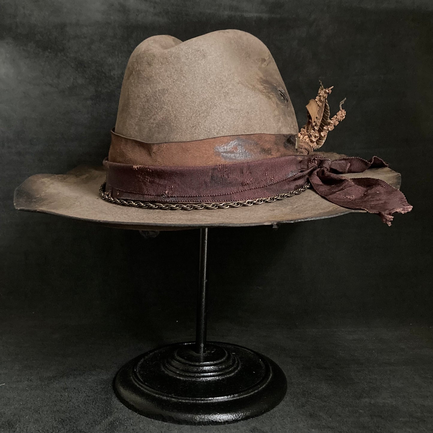 Old bitter brown western hat