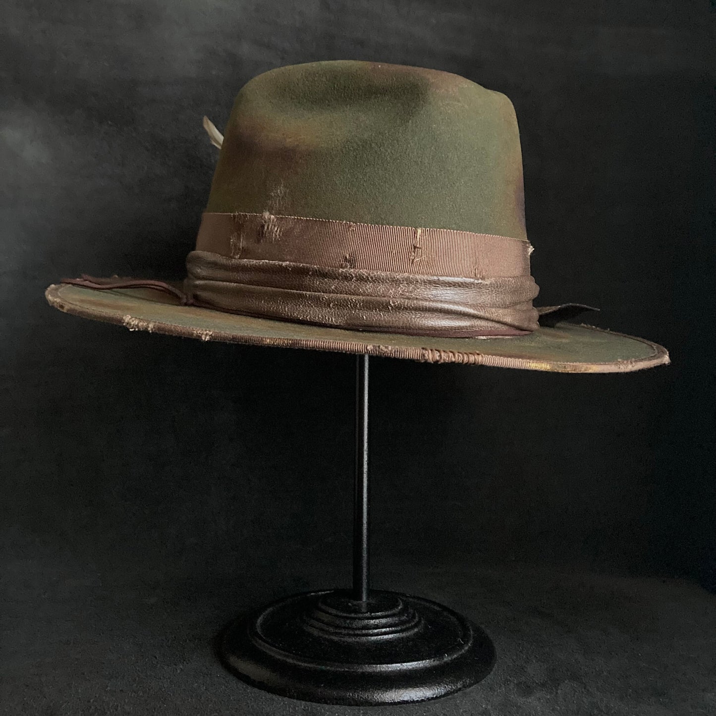 Burned bitter khaki western hat