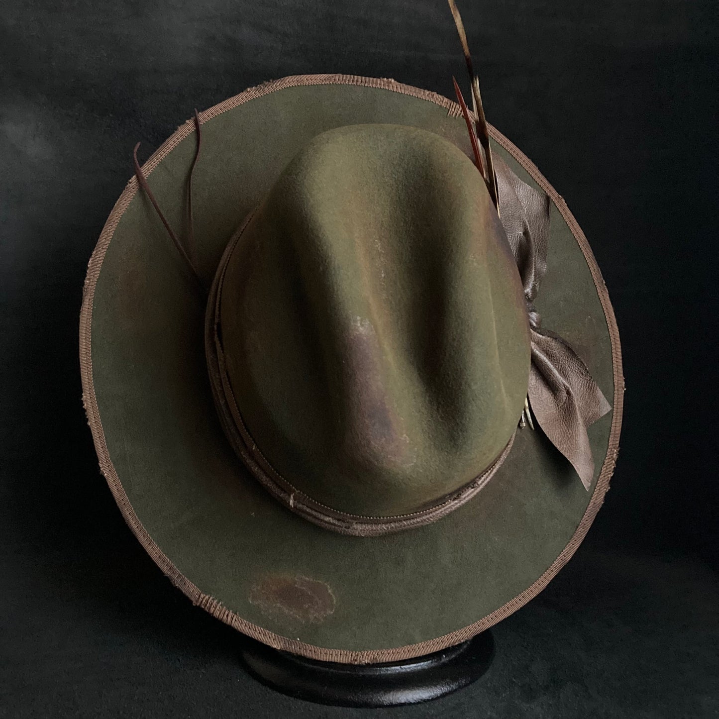 Burned bitter khaki western hat