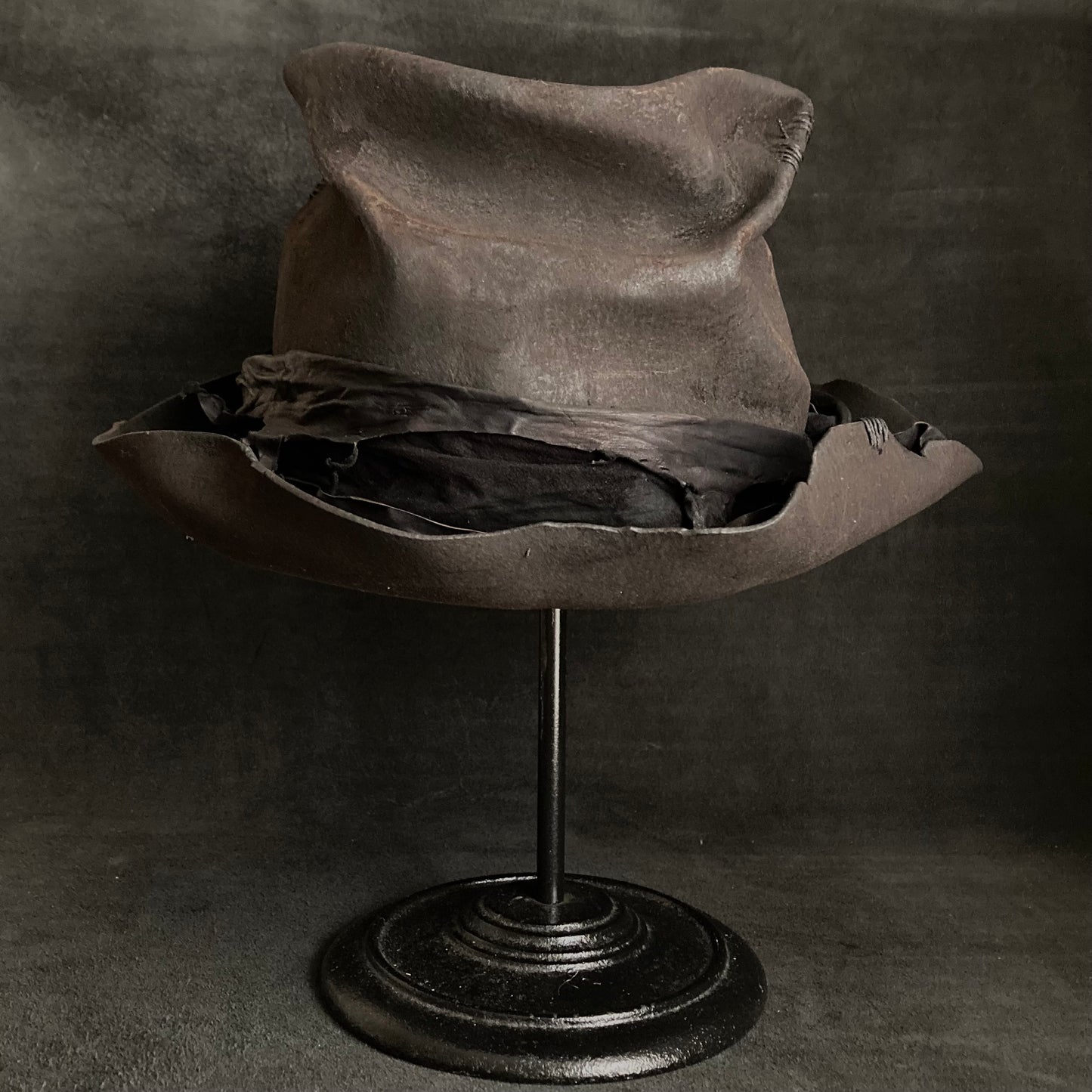 Charcoal crow crash silk hat