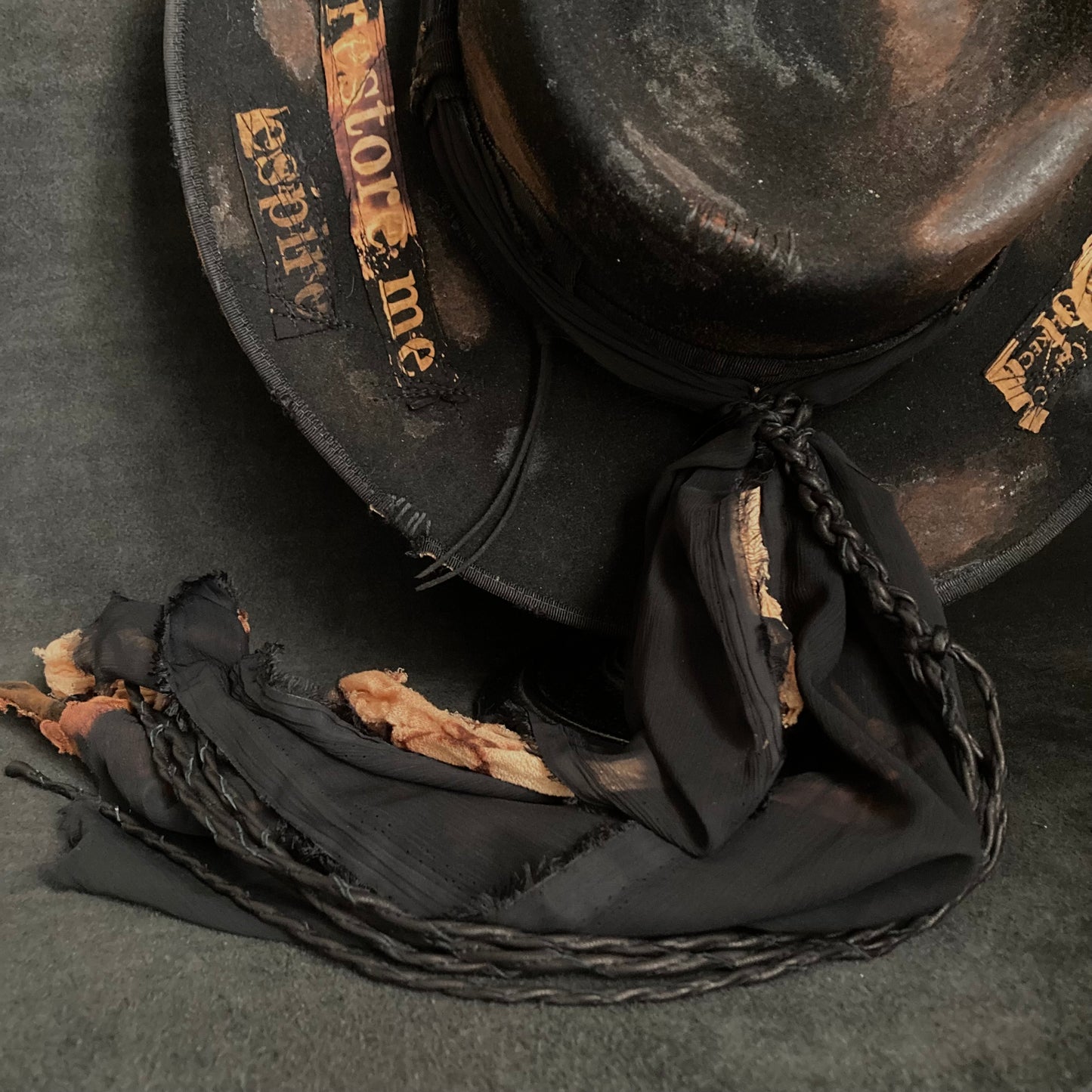 [ Takamiya Shohei × triangles hat ] Dangle spell burned black fedora hat