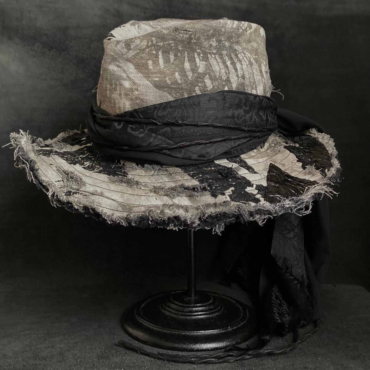 [ Takamiya Shohei × triangles hat ] Destroy skeleton denim fedora hat