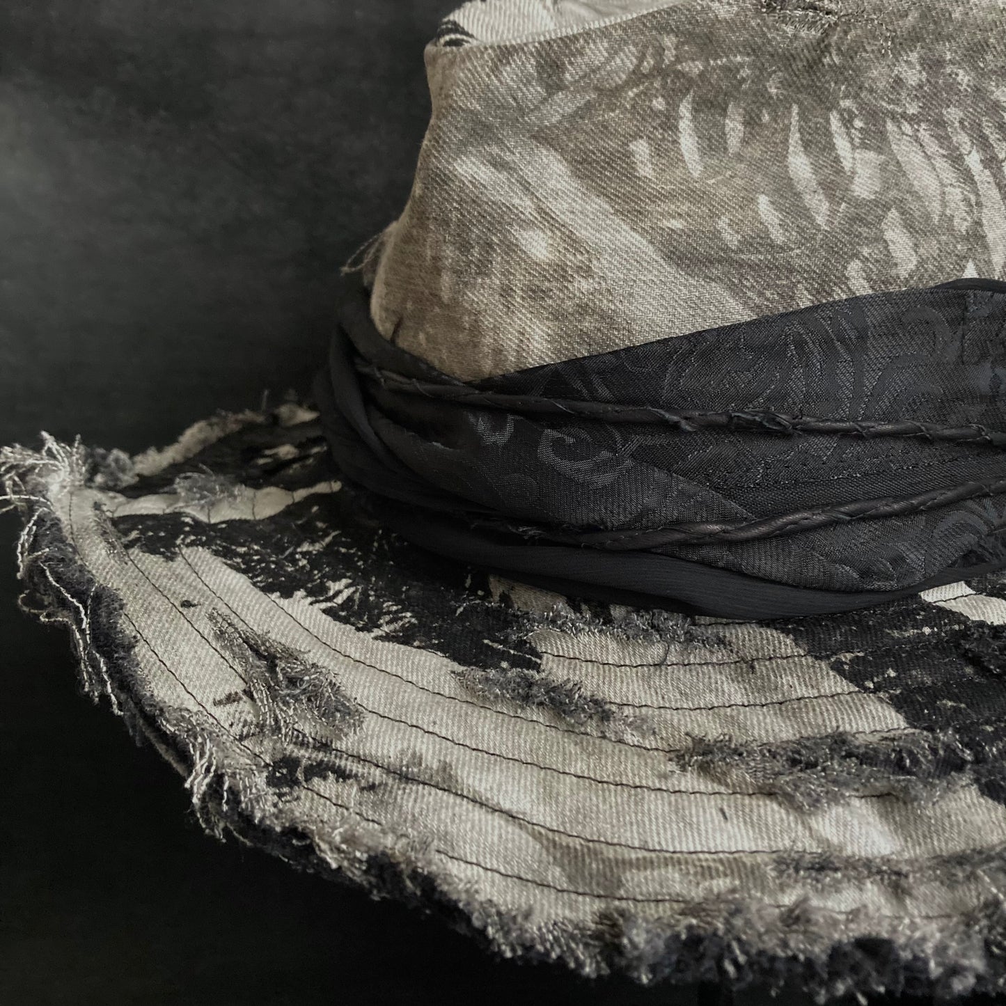 [ Takamiya Shohei × triangles hat ] Destroy skeleton denim fedora hat