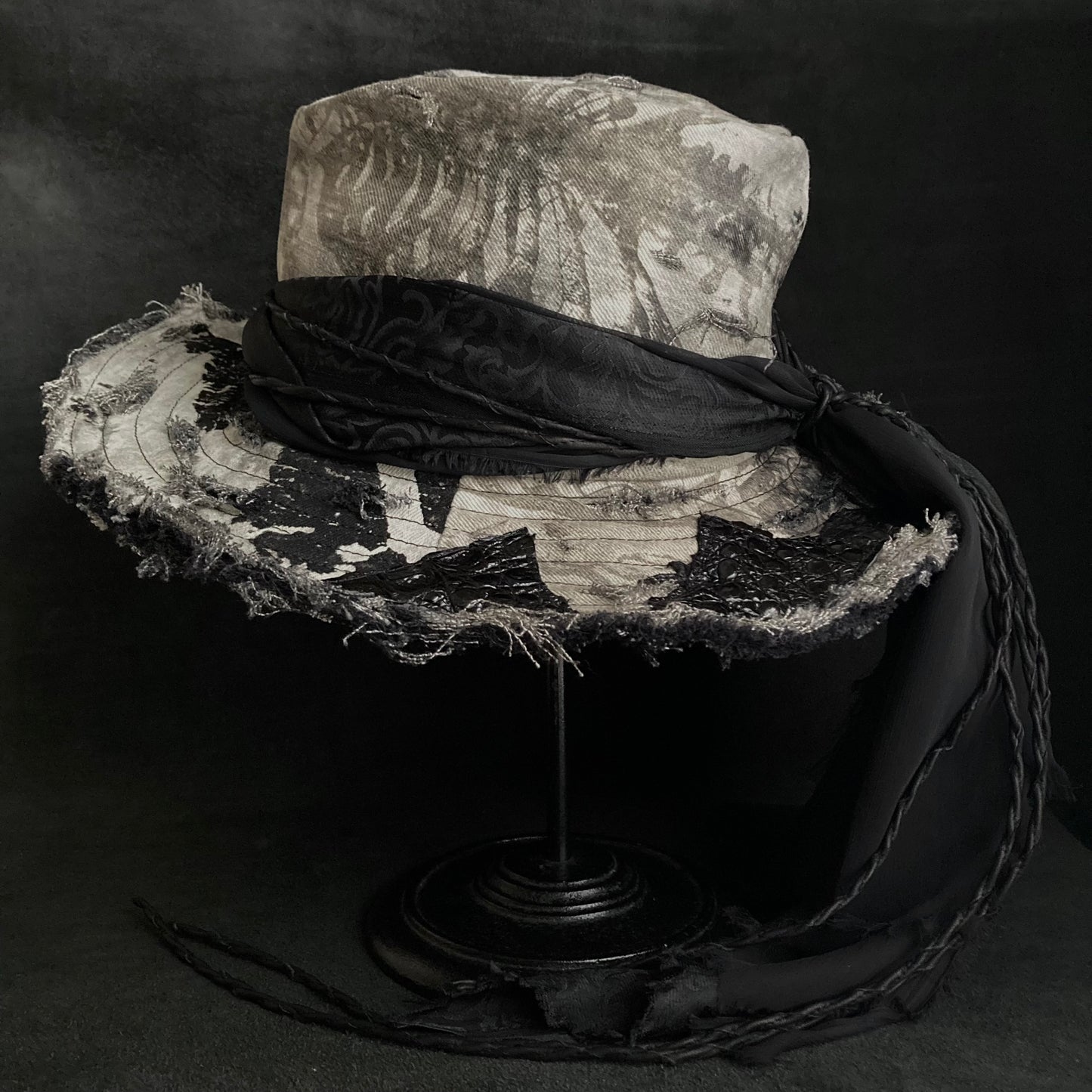 [ Takamiya Shohei × triangles hat ] Destroy skeleton denim fedora hat
