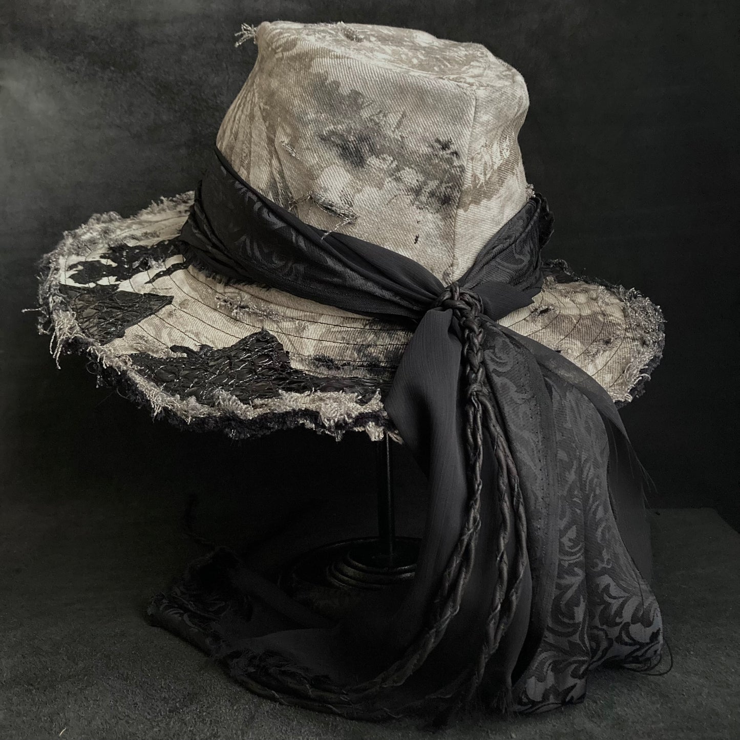 [ Takamiya Shohei × triangles hat ] Destroy skeleton denim fedora hat