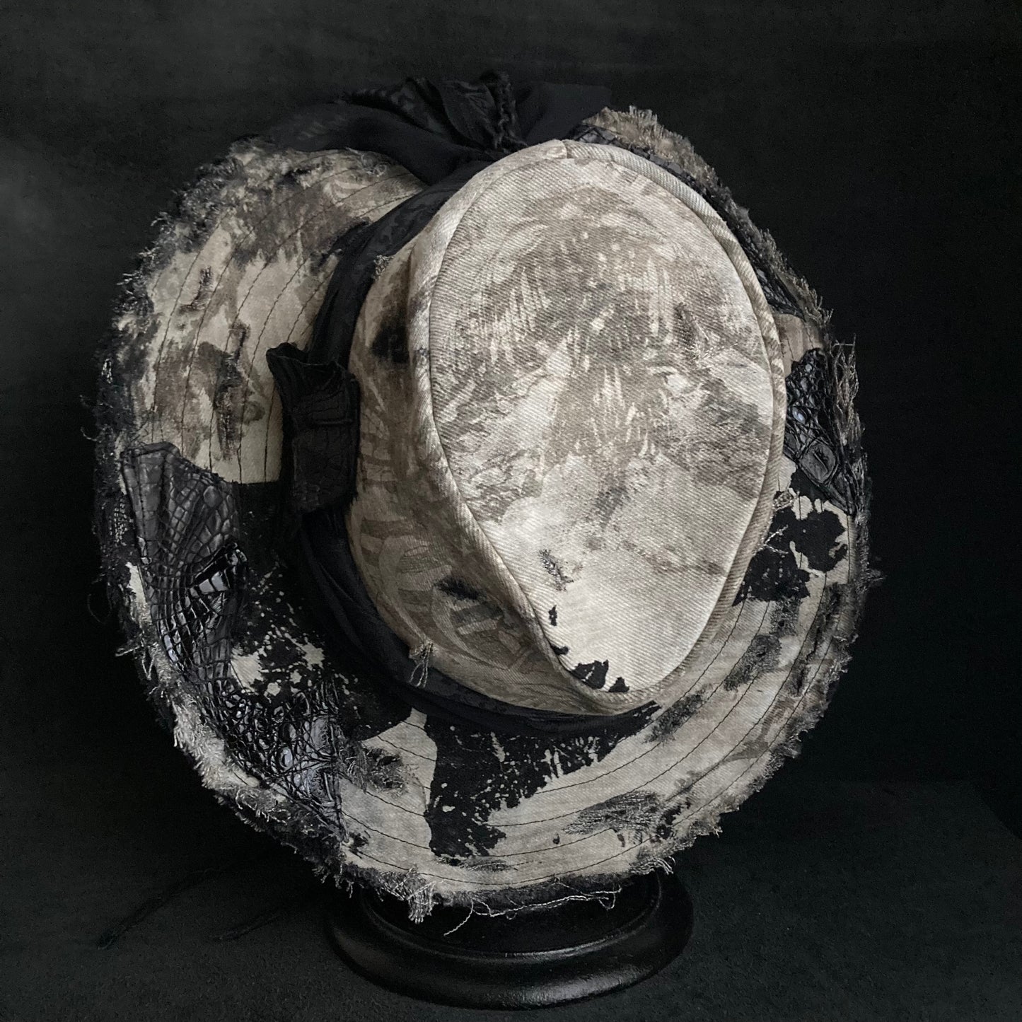[ Takamiya Shohei × triangles hat ] Destroy skeleton denim fedora hat