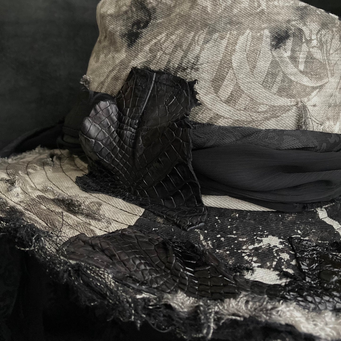 [ Takamiya Shohei × triangles hat ] Destroy skeleton denim fedora hat