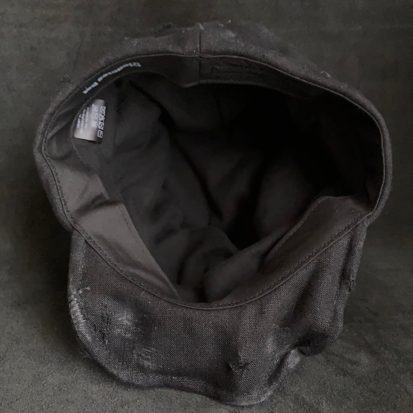 Black linen damage turn cap