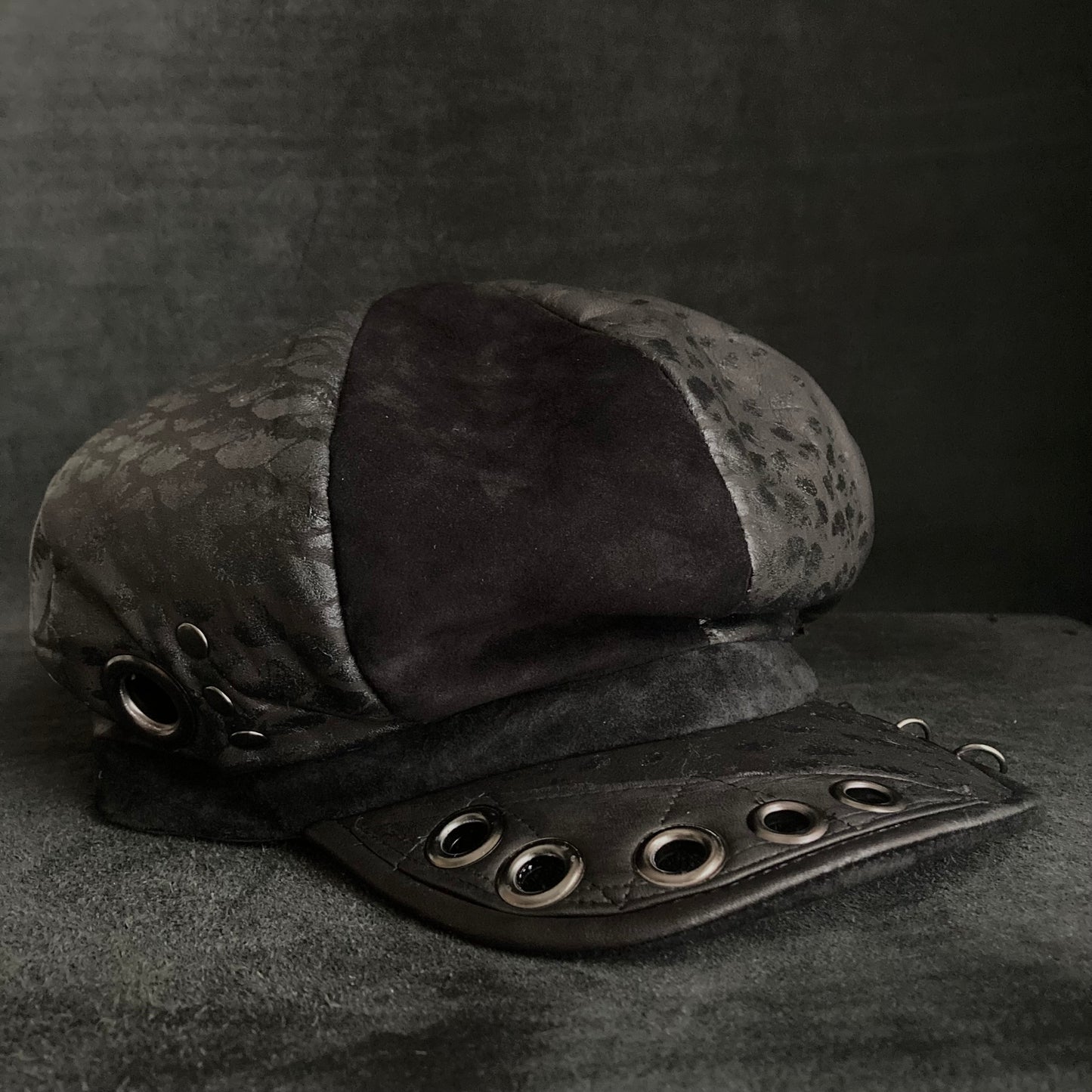 [ Takamiya Shohei × triangles hat ] Resist rock black leather casquette