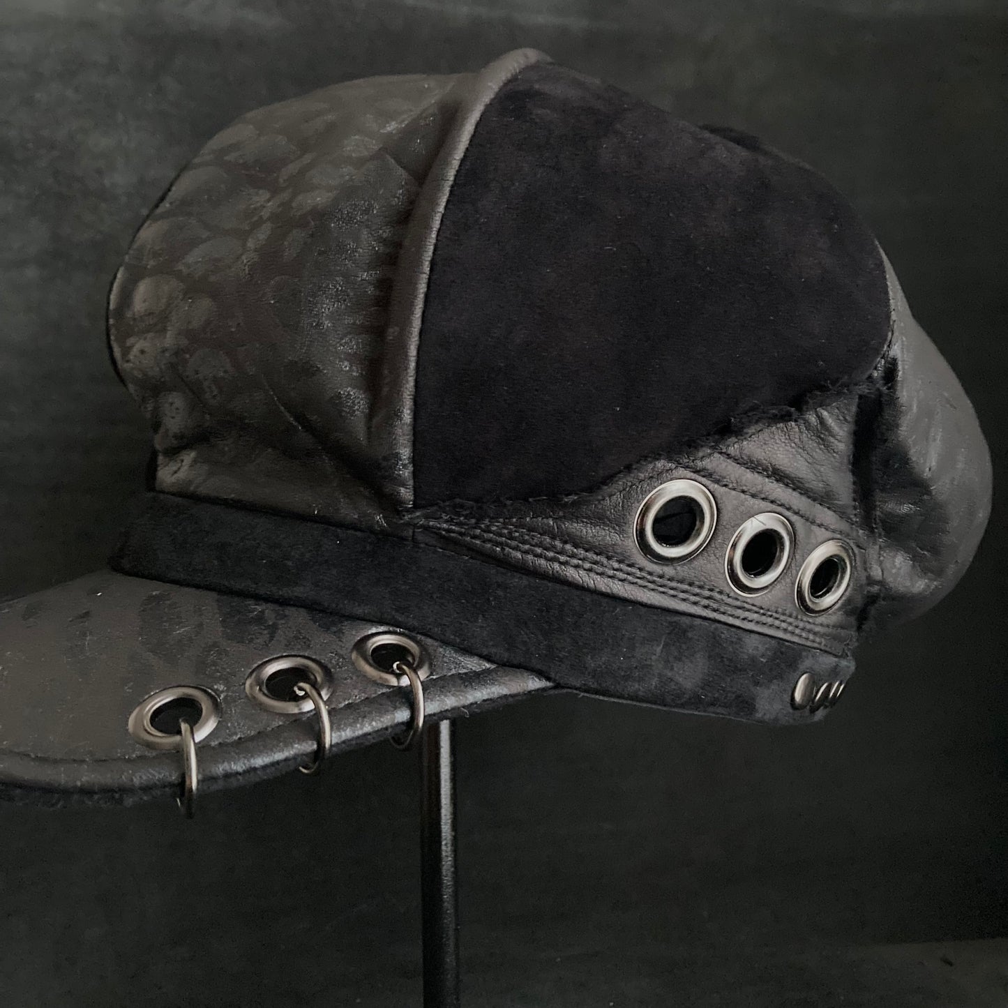 [ Takamiya Shohei × triangles hat ] Resist rock black leather casquette