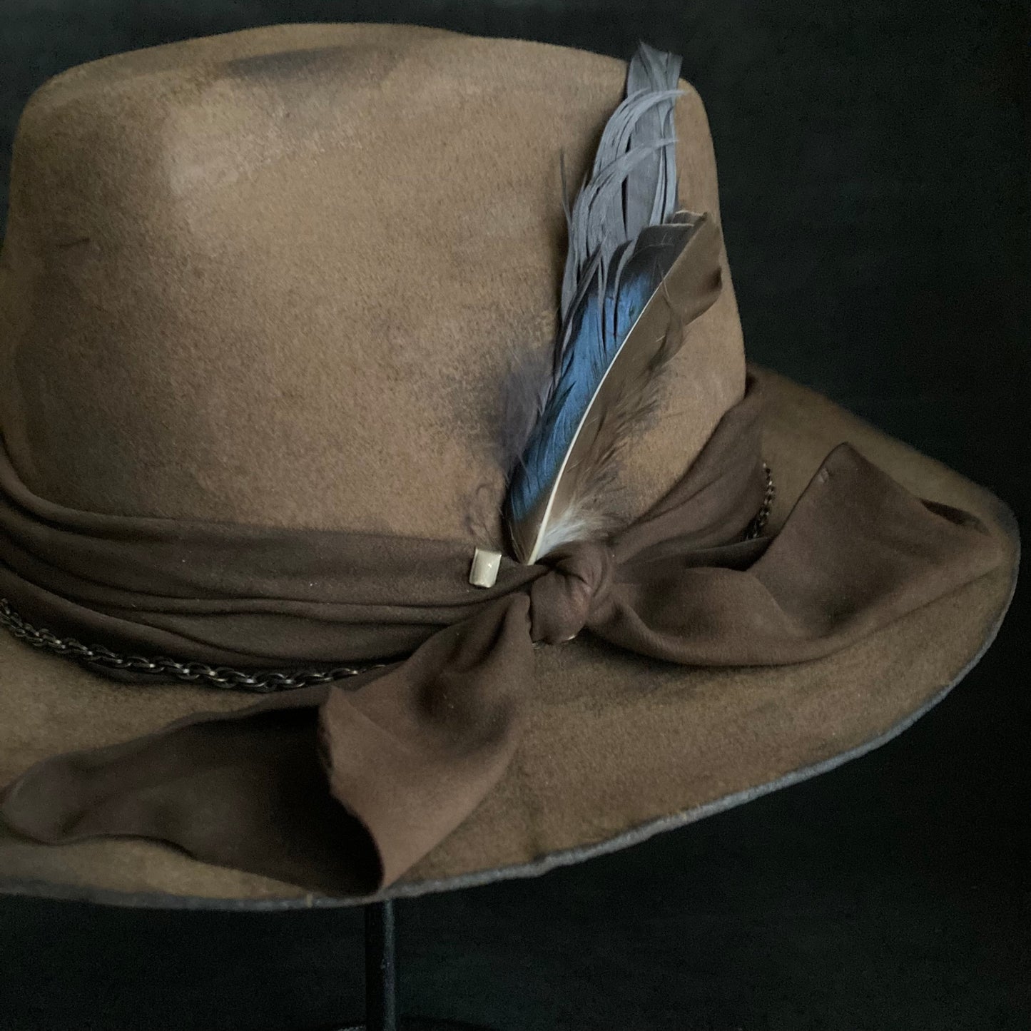 Burned camel chain western hat