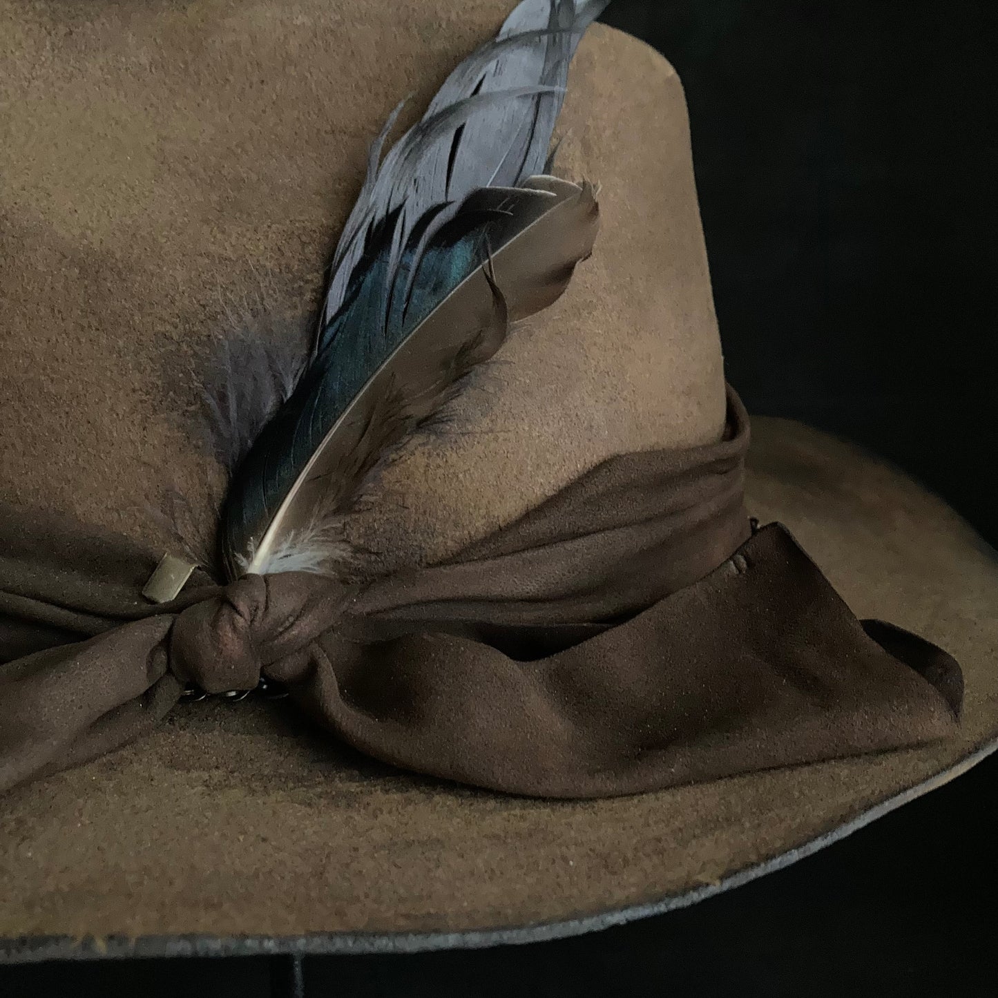 Burned camel chain western hat