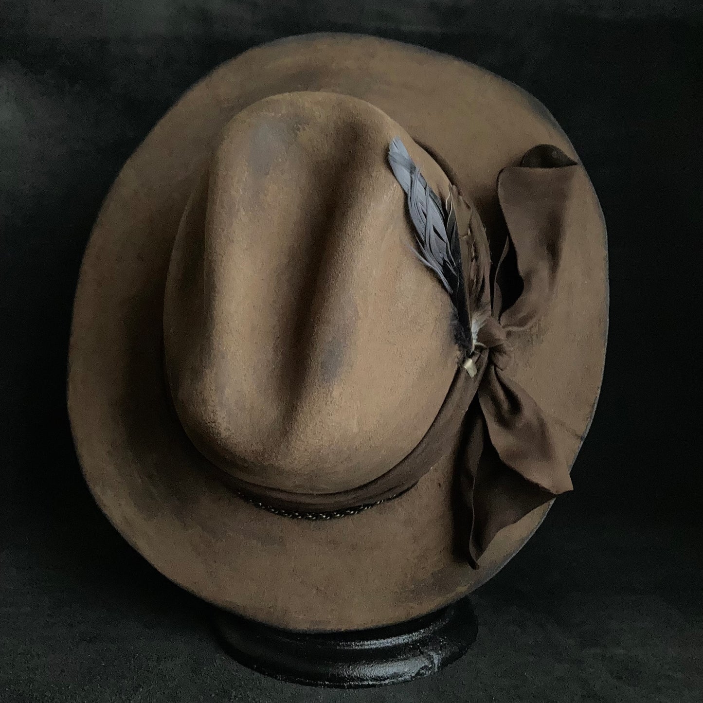 Burned camel chain western hat