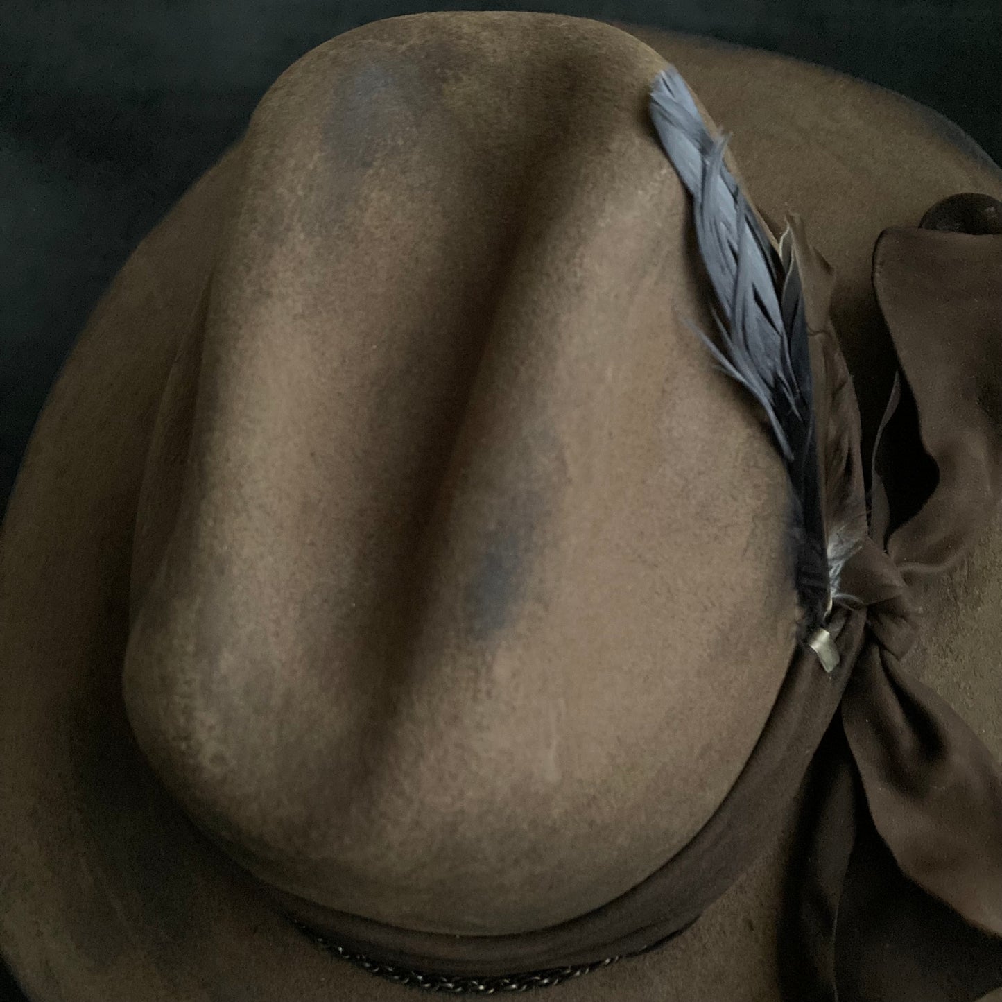 Burned camel chain western hat