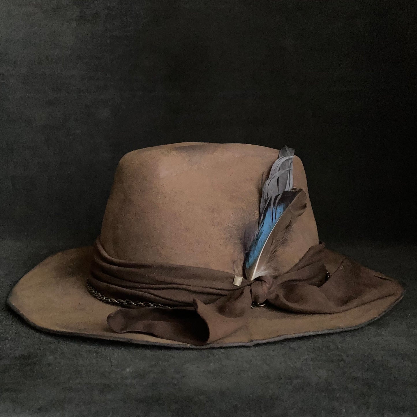 Burned camel chain western hat