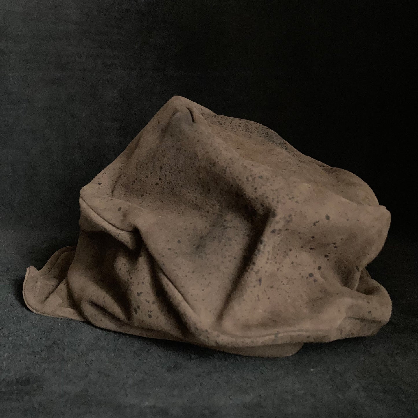 Scattered leather turn cap