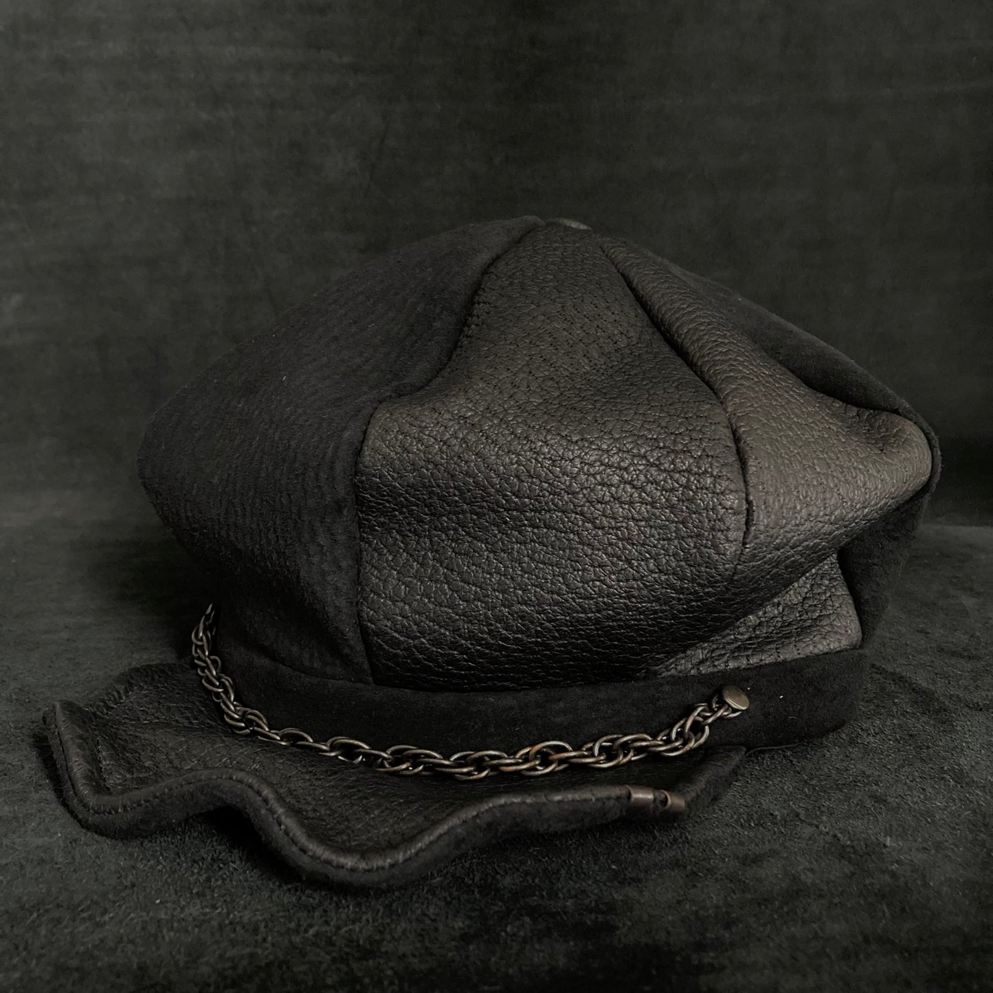 Peccary black mutual leather casquette