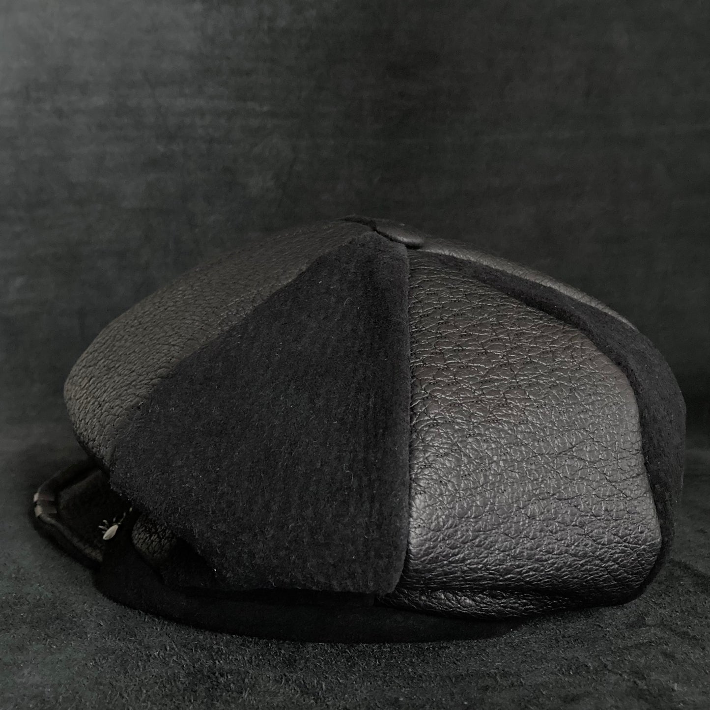 Peccary black mutual leather casquette