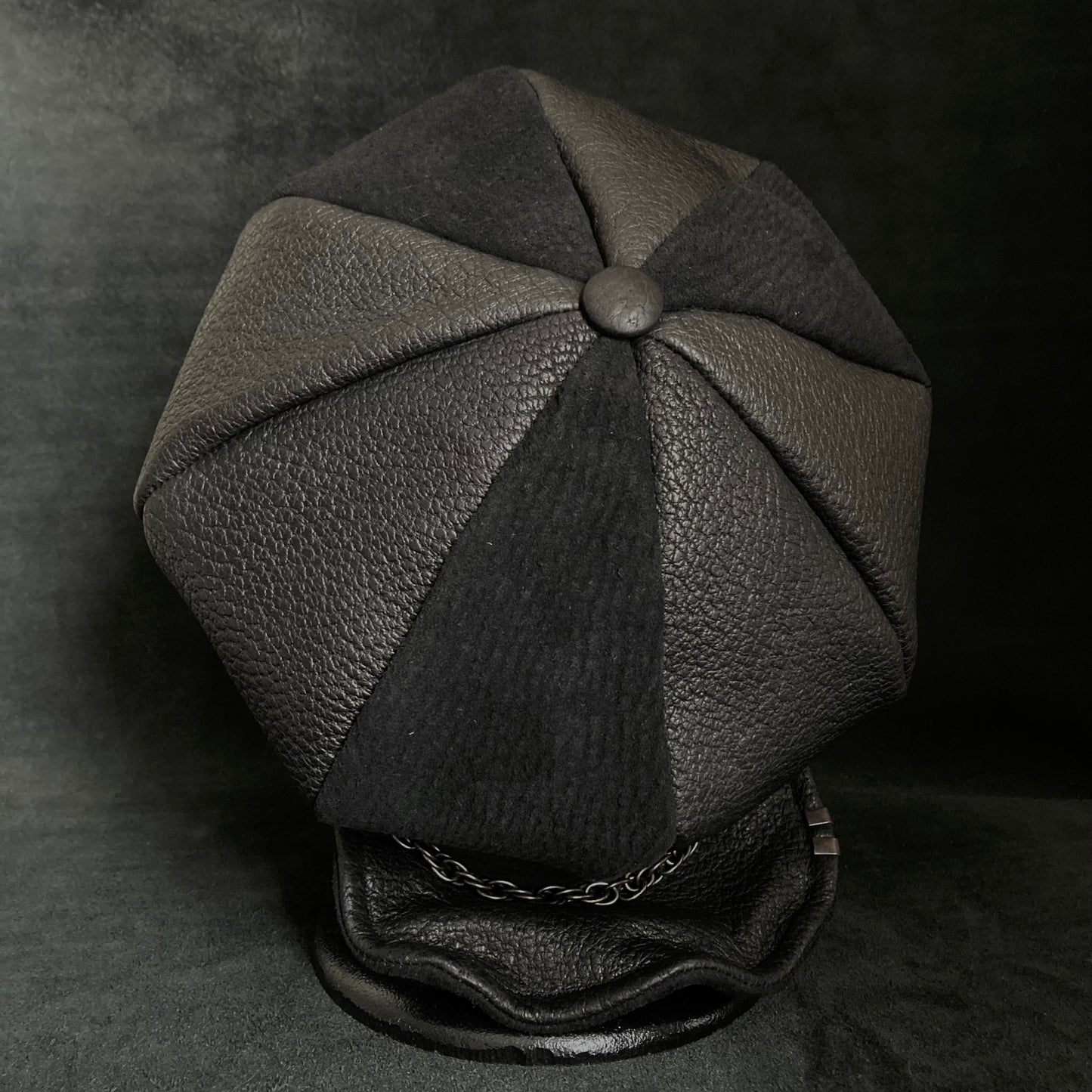 Peccary black mutual leather casquette