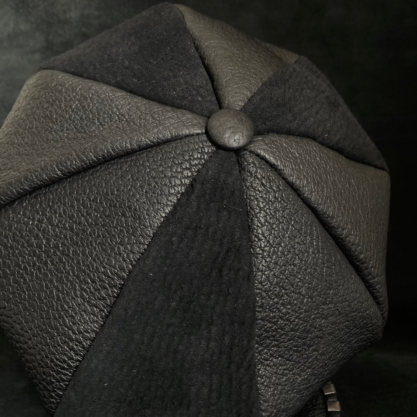 Peccary black mutual leather casquette