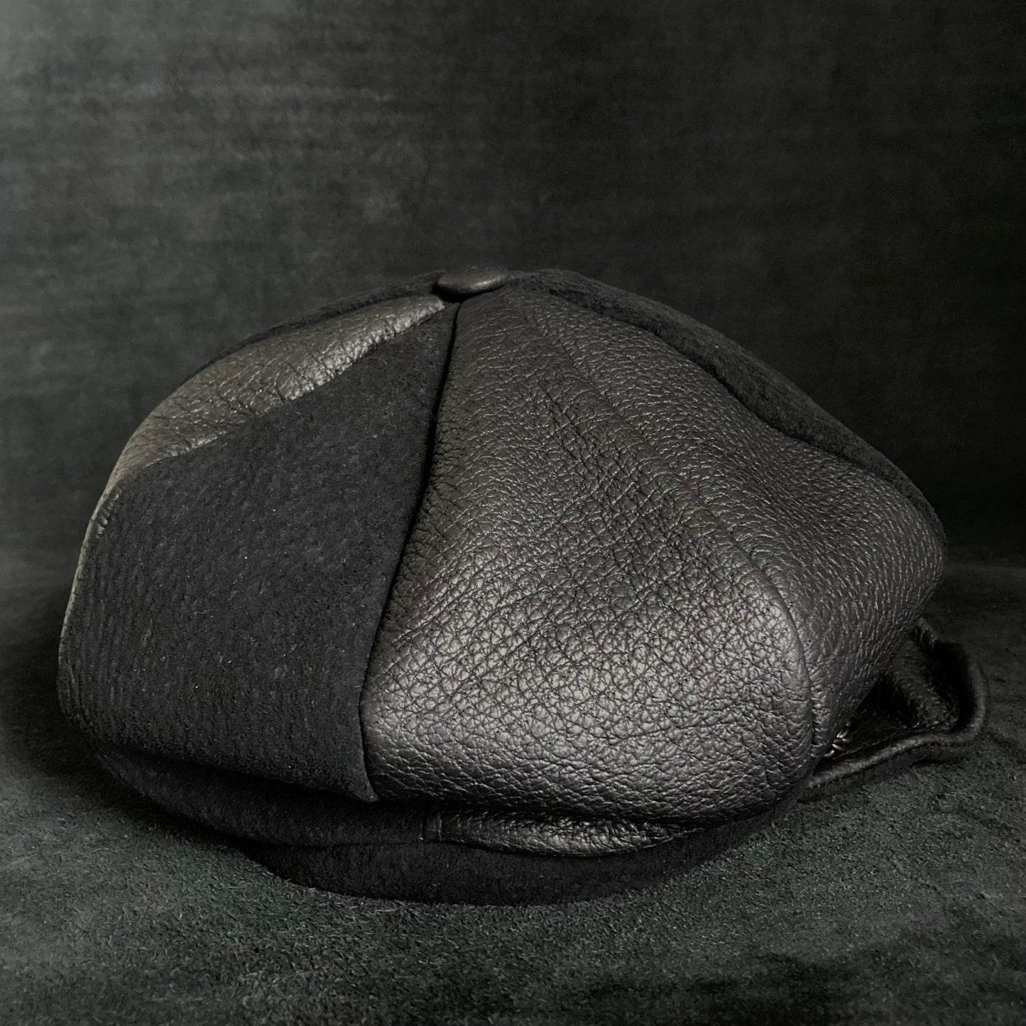 Peccary black mutual leather casquette