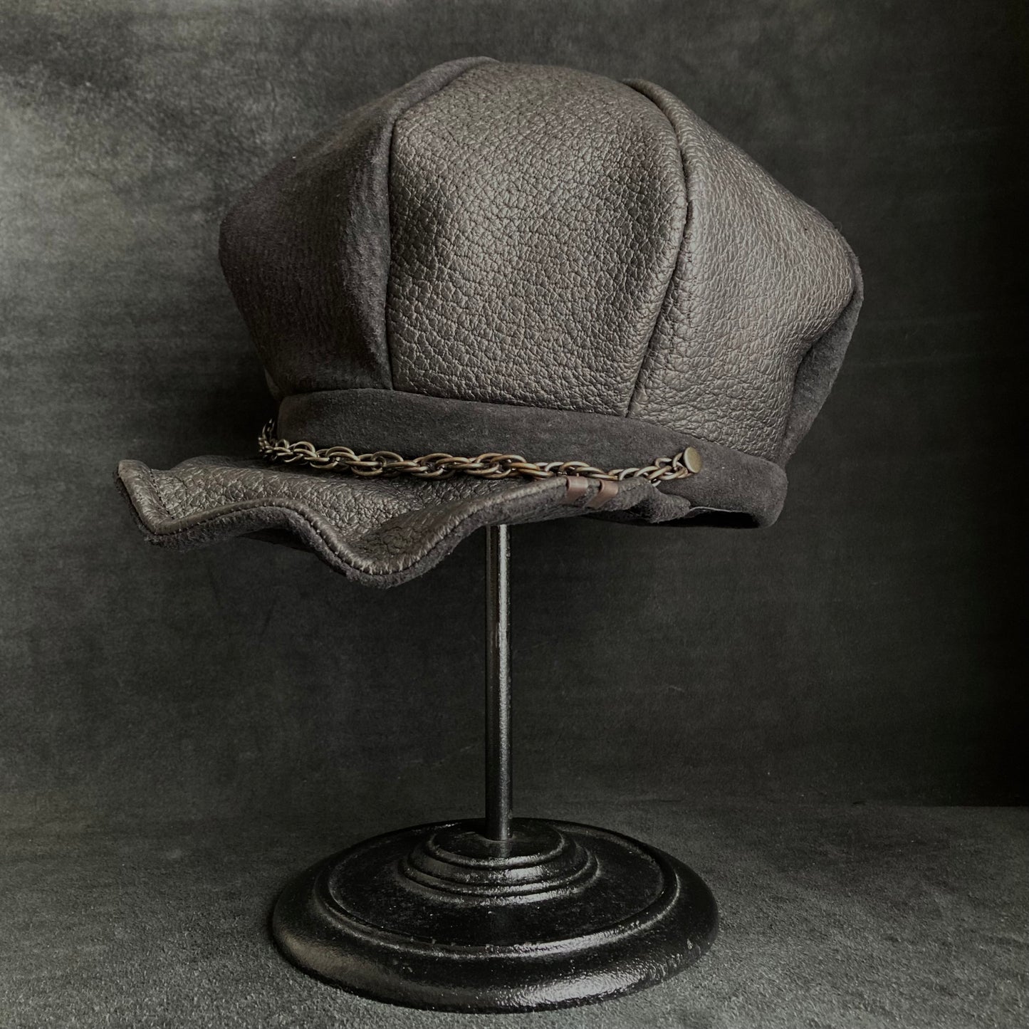 Peccary black mutual leather casquette