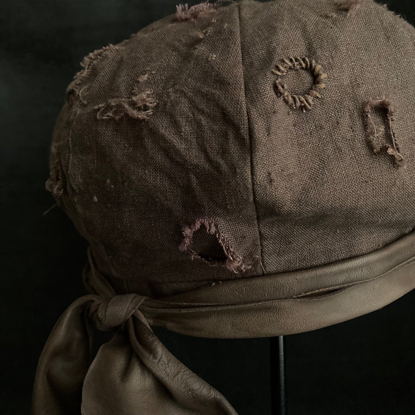 Brown linen damage martial casquette