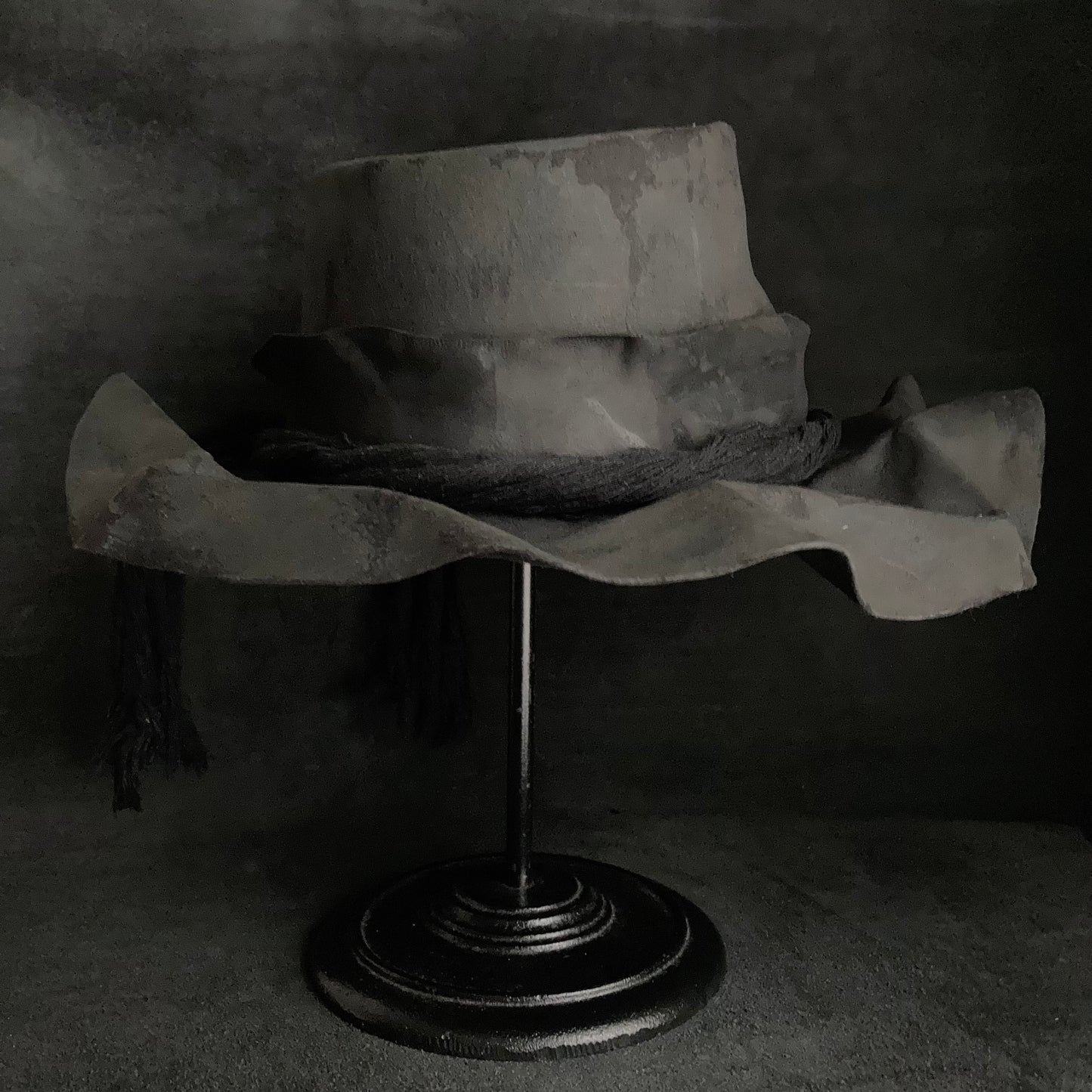 Charcoal wrinkle brim fedora hat