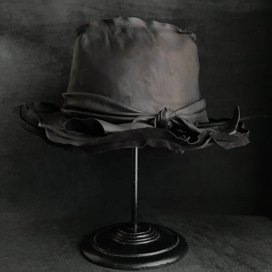 黑色皮质软呢帽