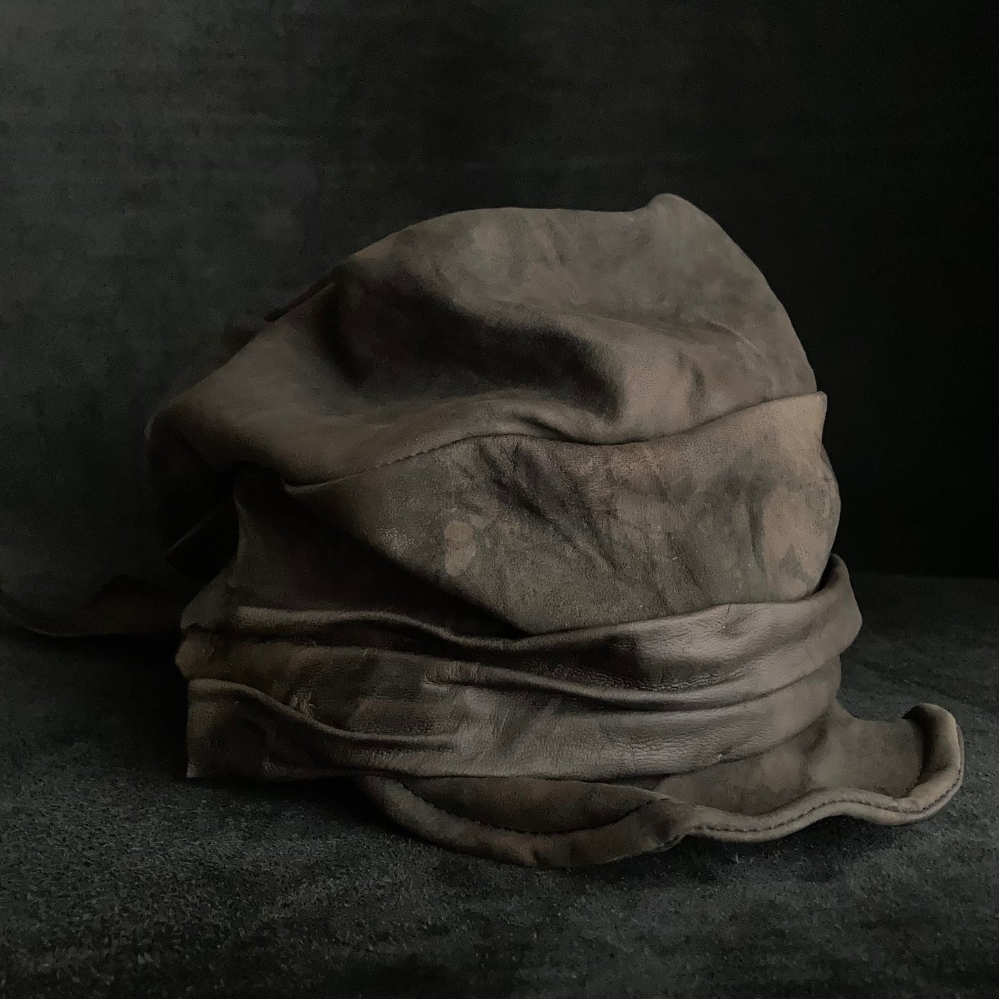 Cloudy processed leather martial cap