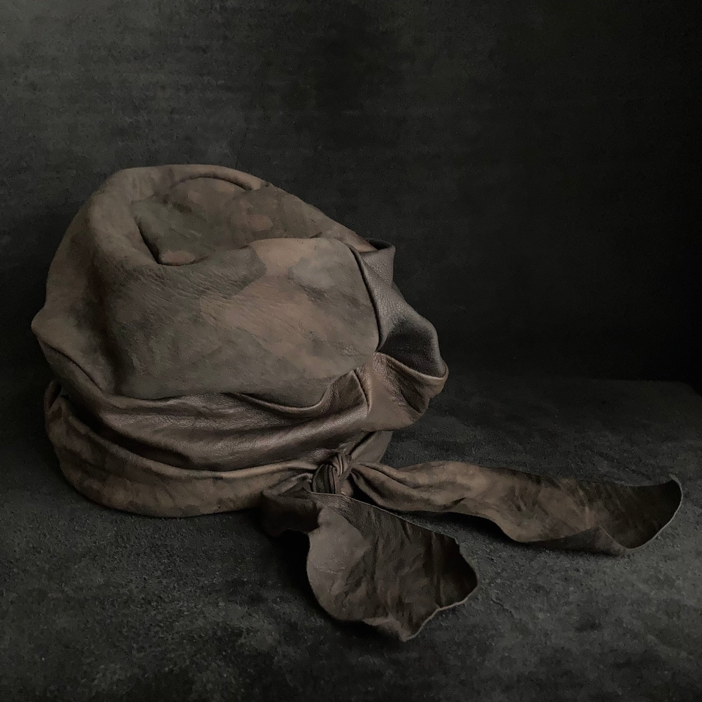 Cloudy processed leather martial cap