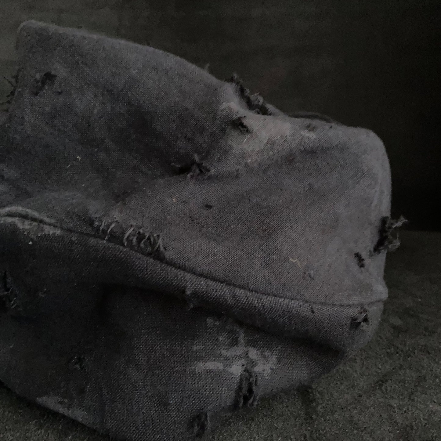 Reserved item (Black linen damage turn cap (brim core))