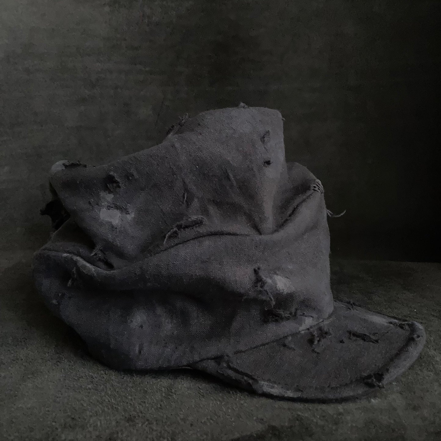 Reserved item (Black linen damage turn cap (brim core))