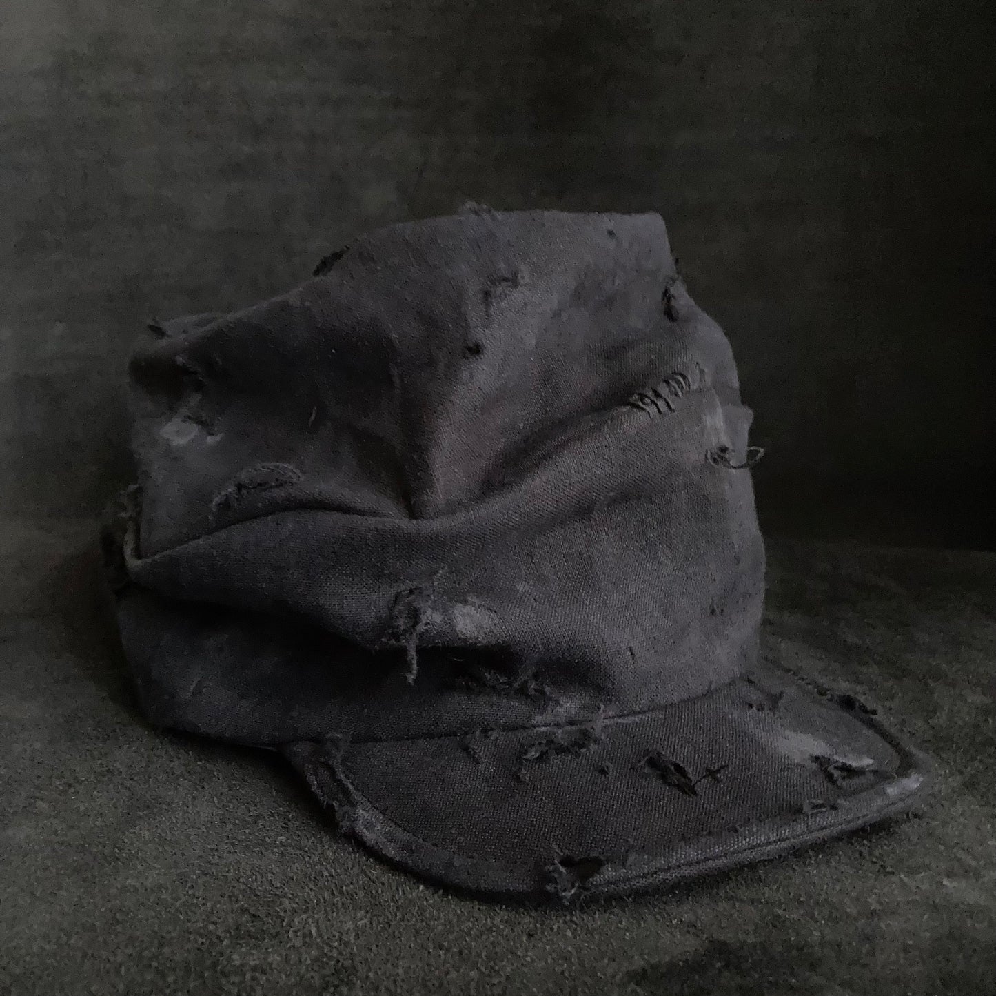Reserved item (Black linen damage turn cap (brim core))