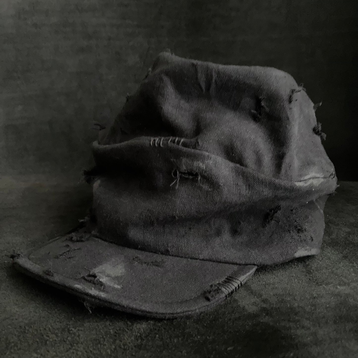 Reserved item (Black linen damage turn cap (brim core))