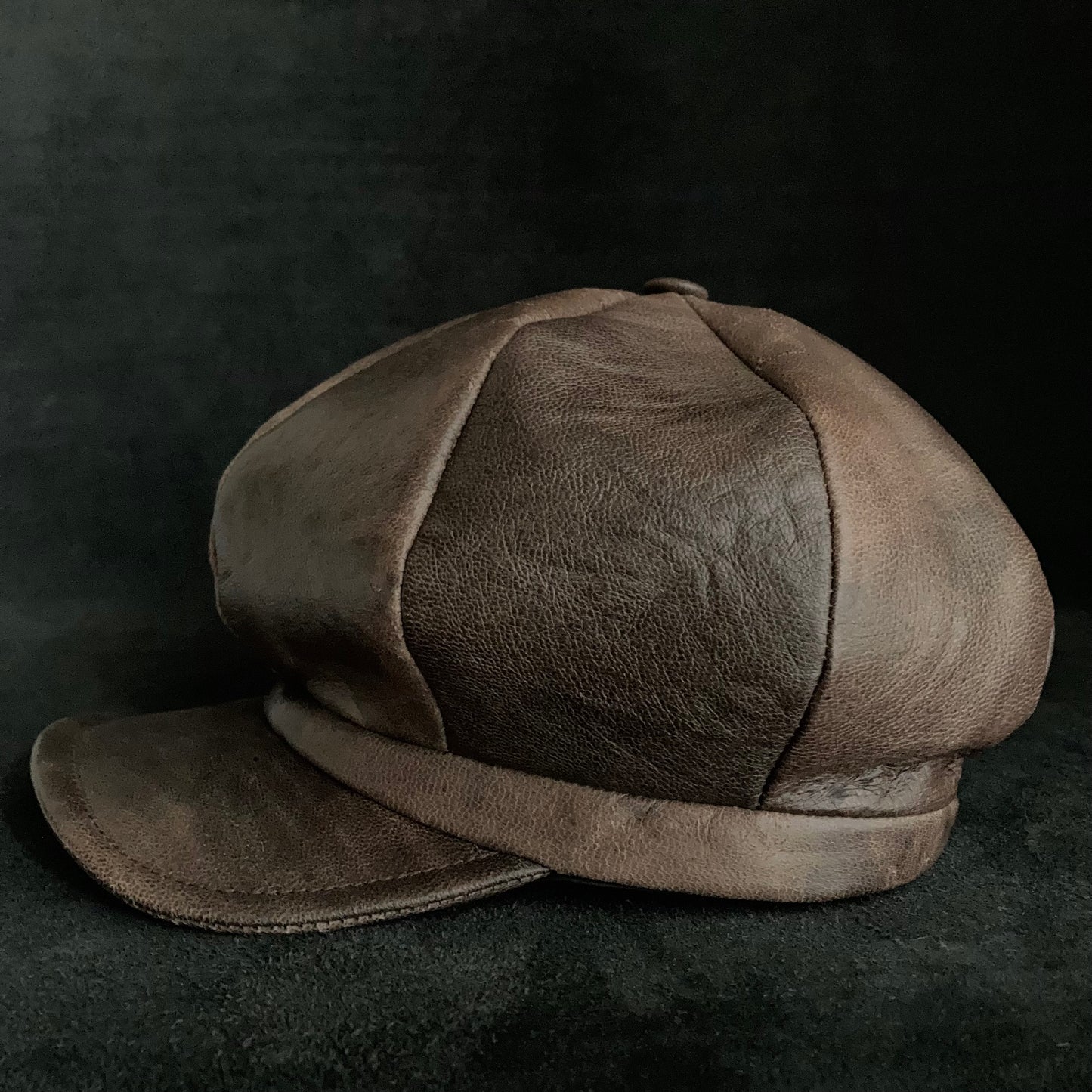 Rough land brown leather casquette