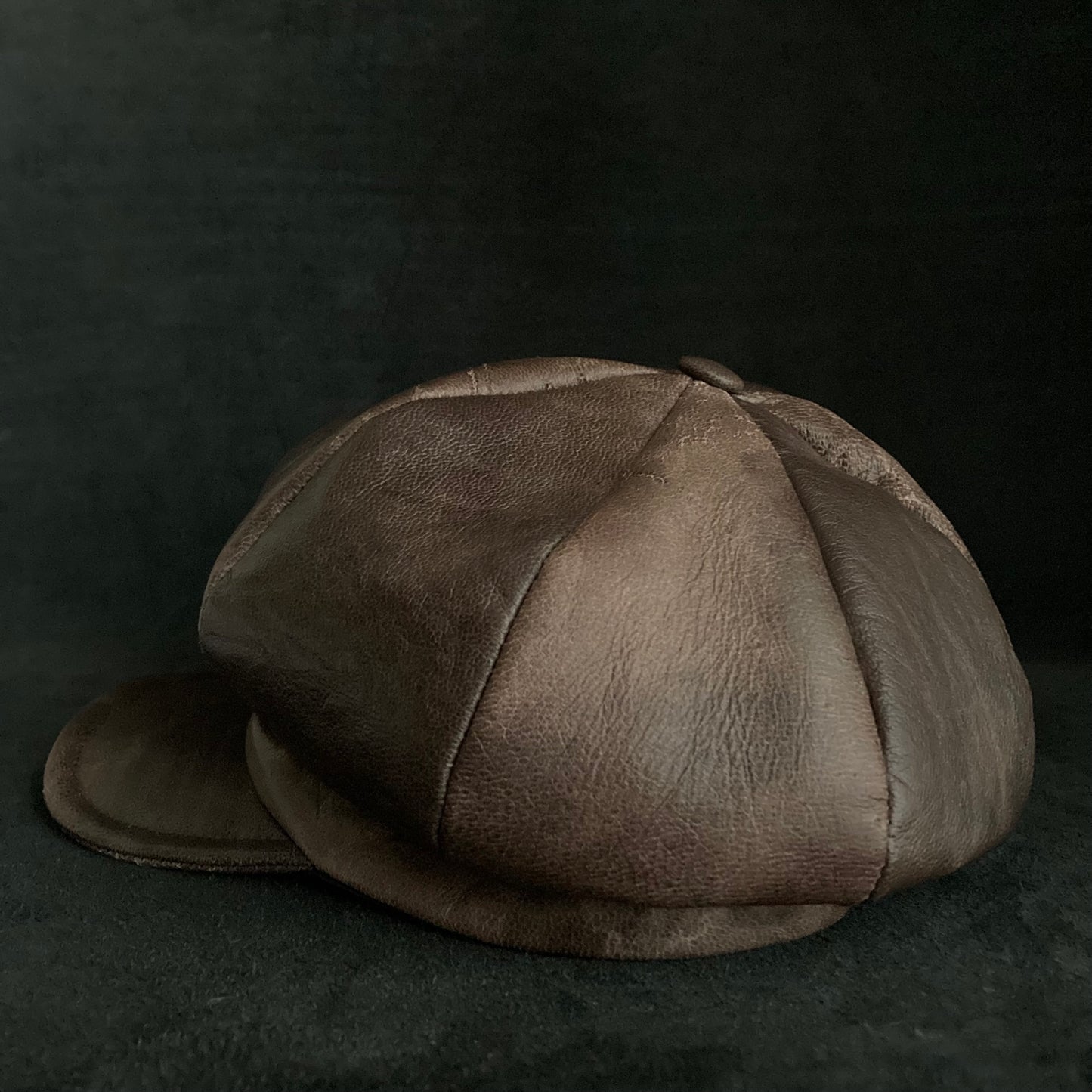 Rough land brown leather casquette