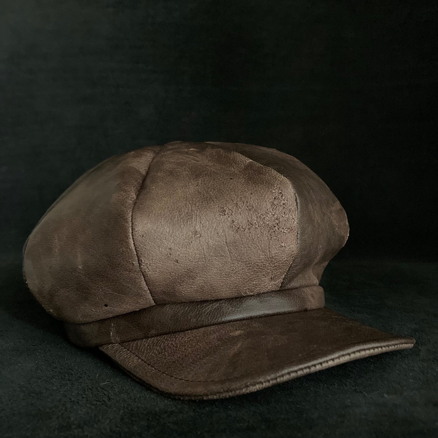Rough land brown leather casquette