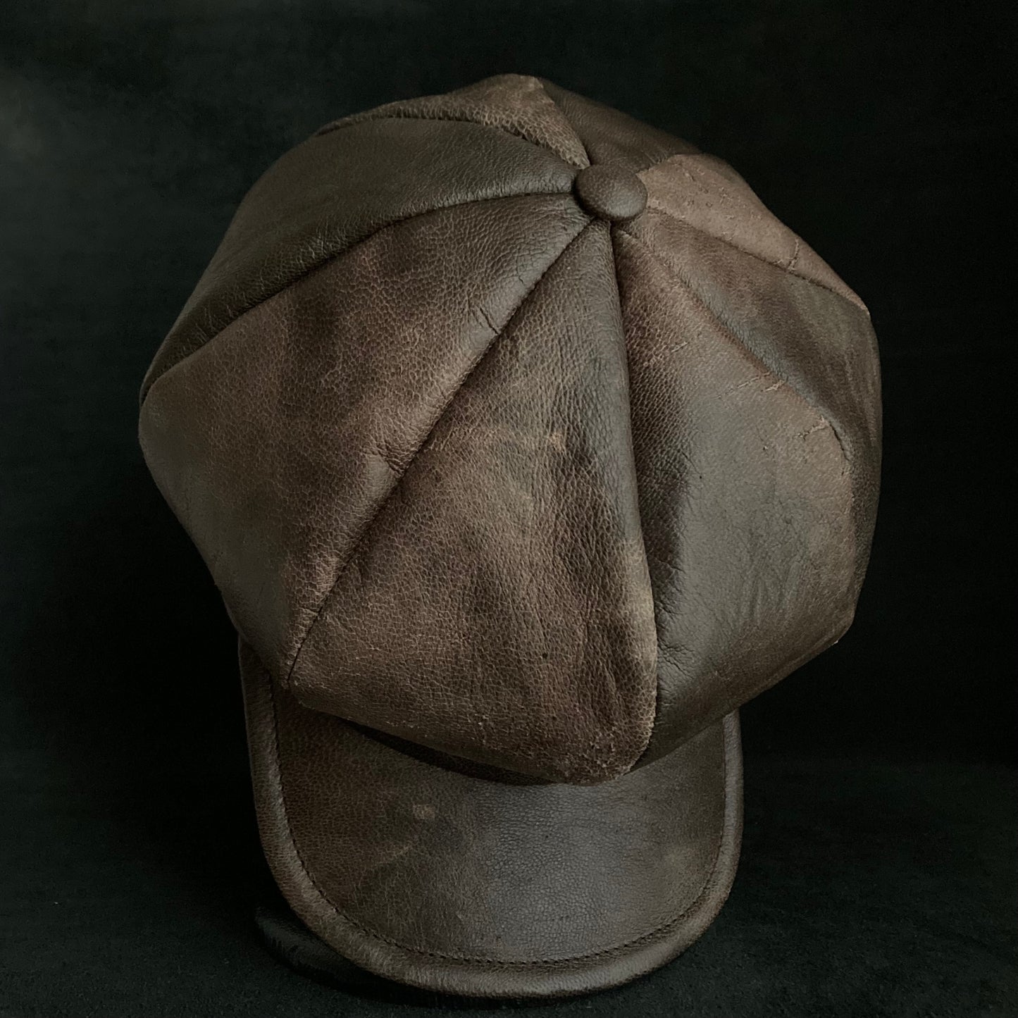 Rough land brown leather casquette