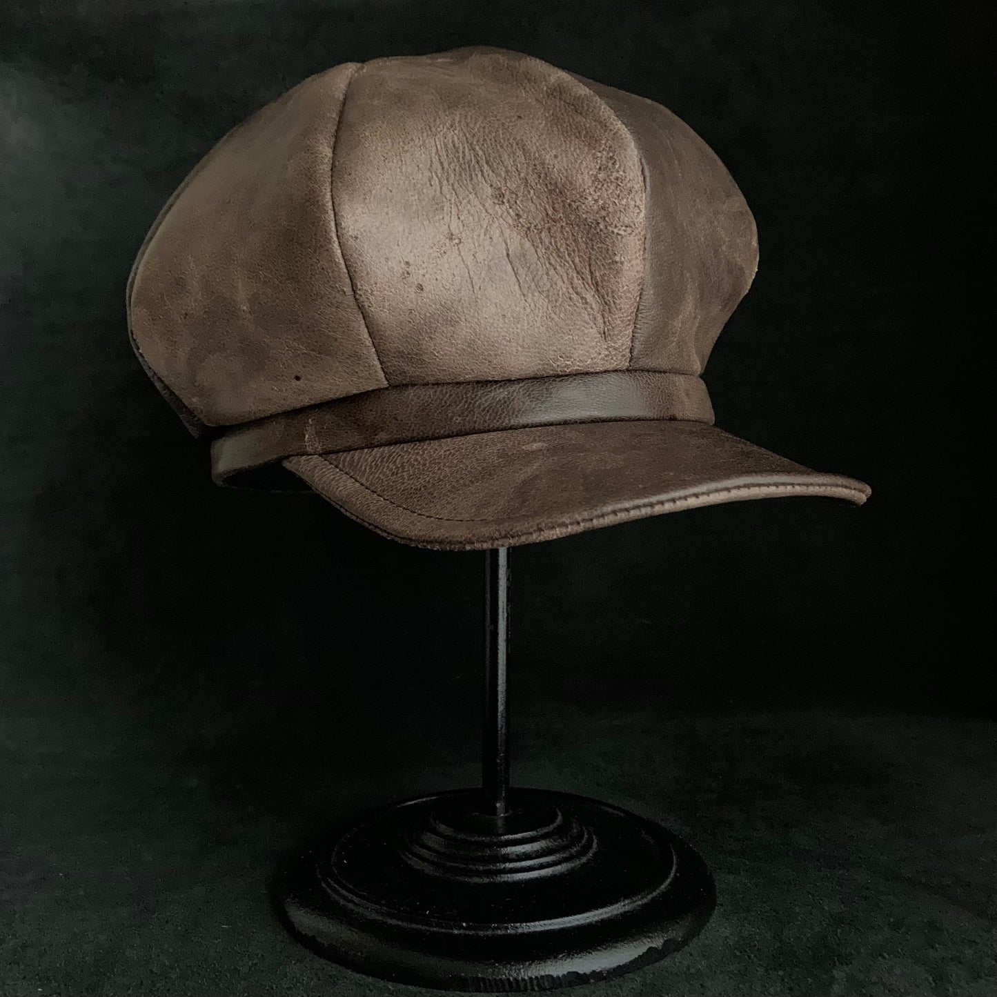 Rough land brown leather casquette