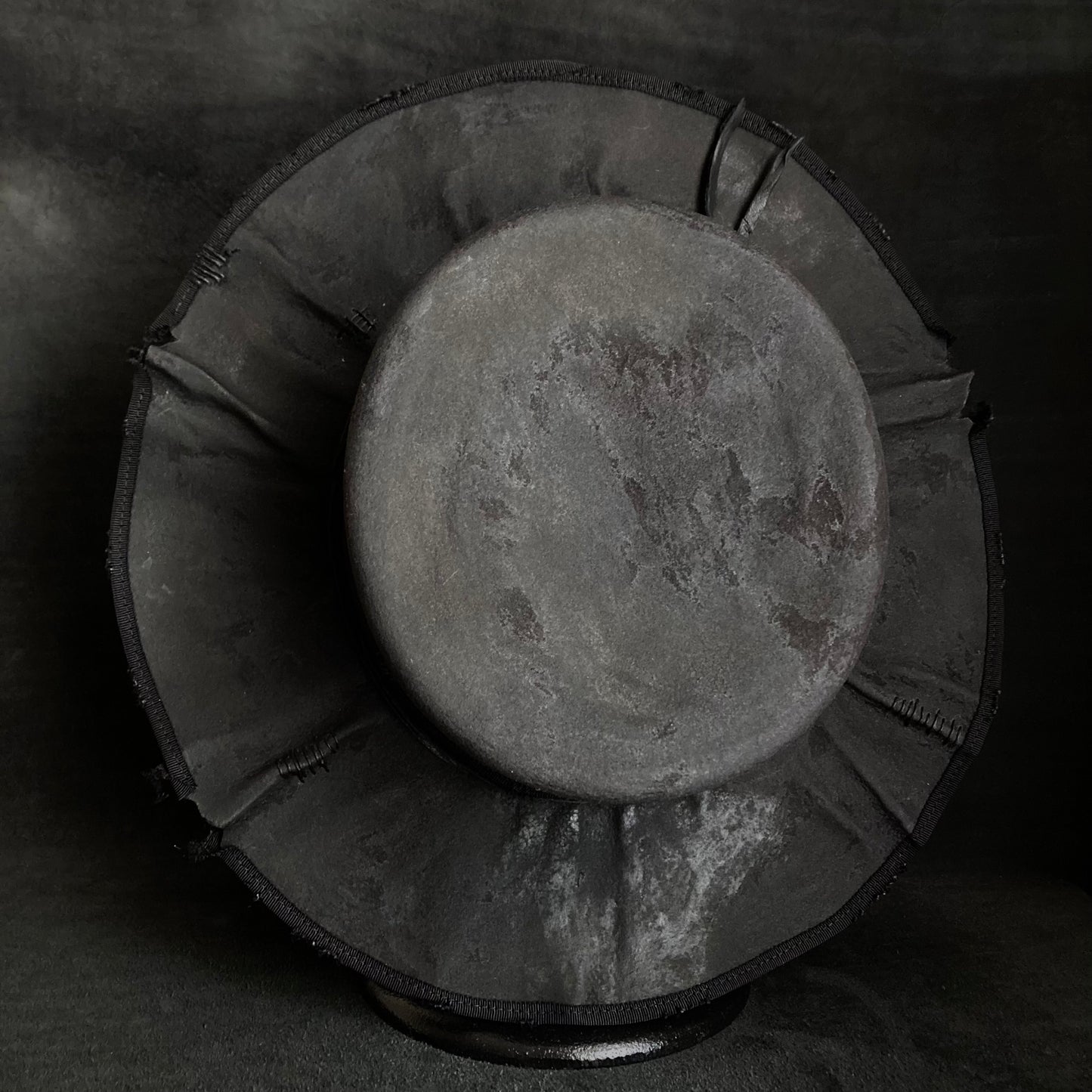 Charcoal damage line flat hat