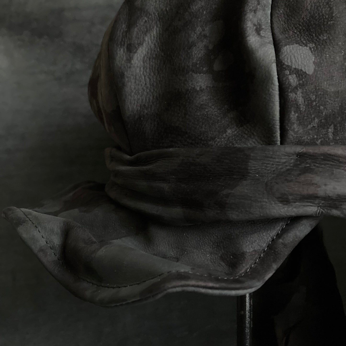 Black leather bleached martial casquette