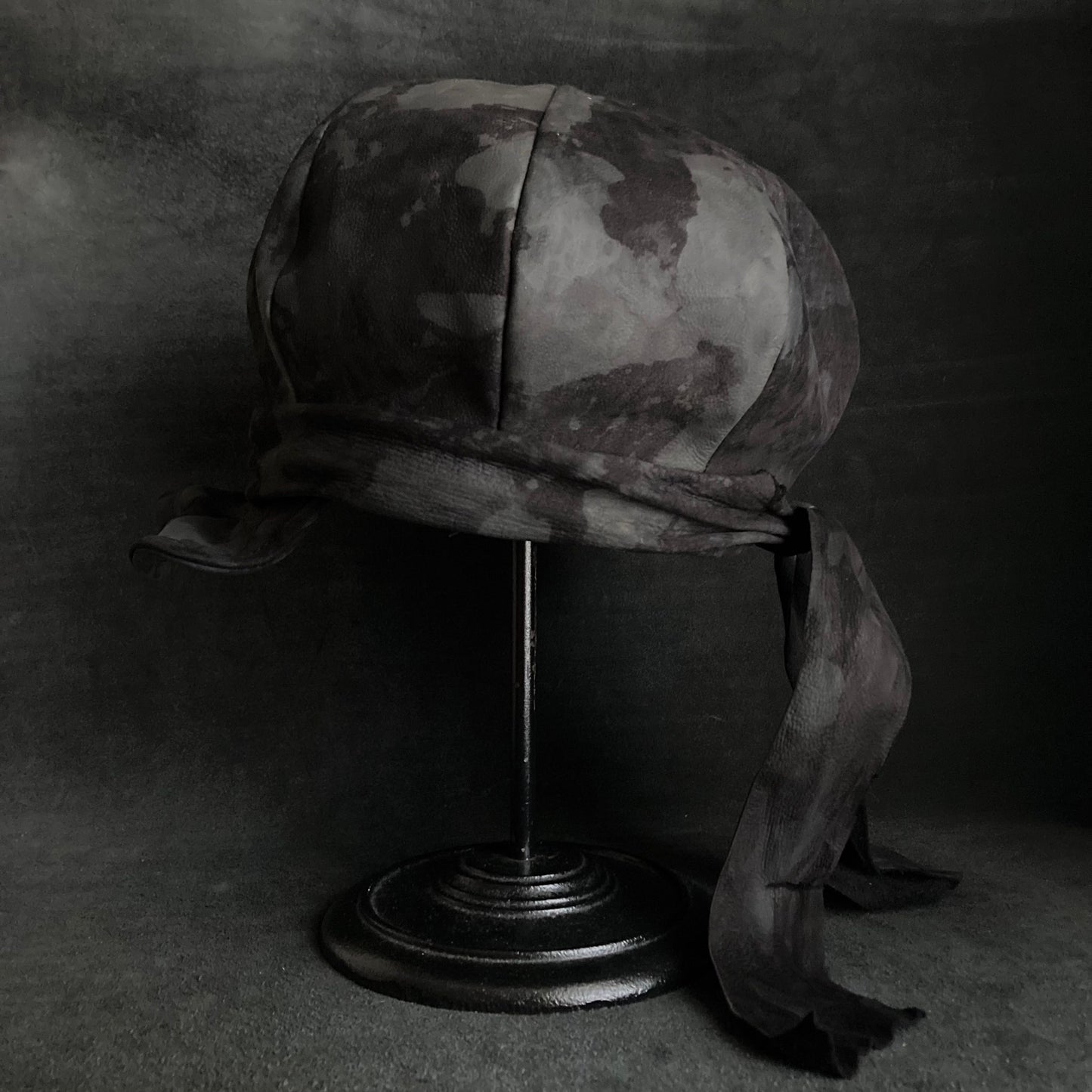 Black leather bleached martial casquette