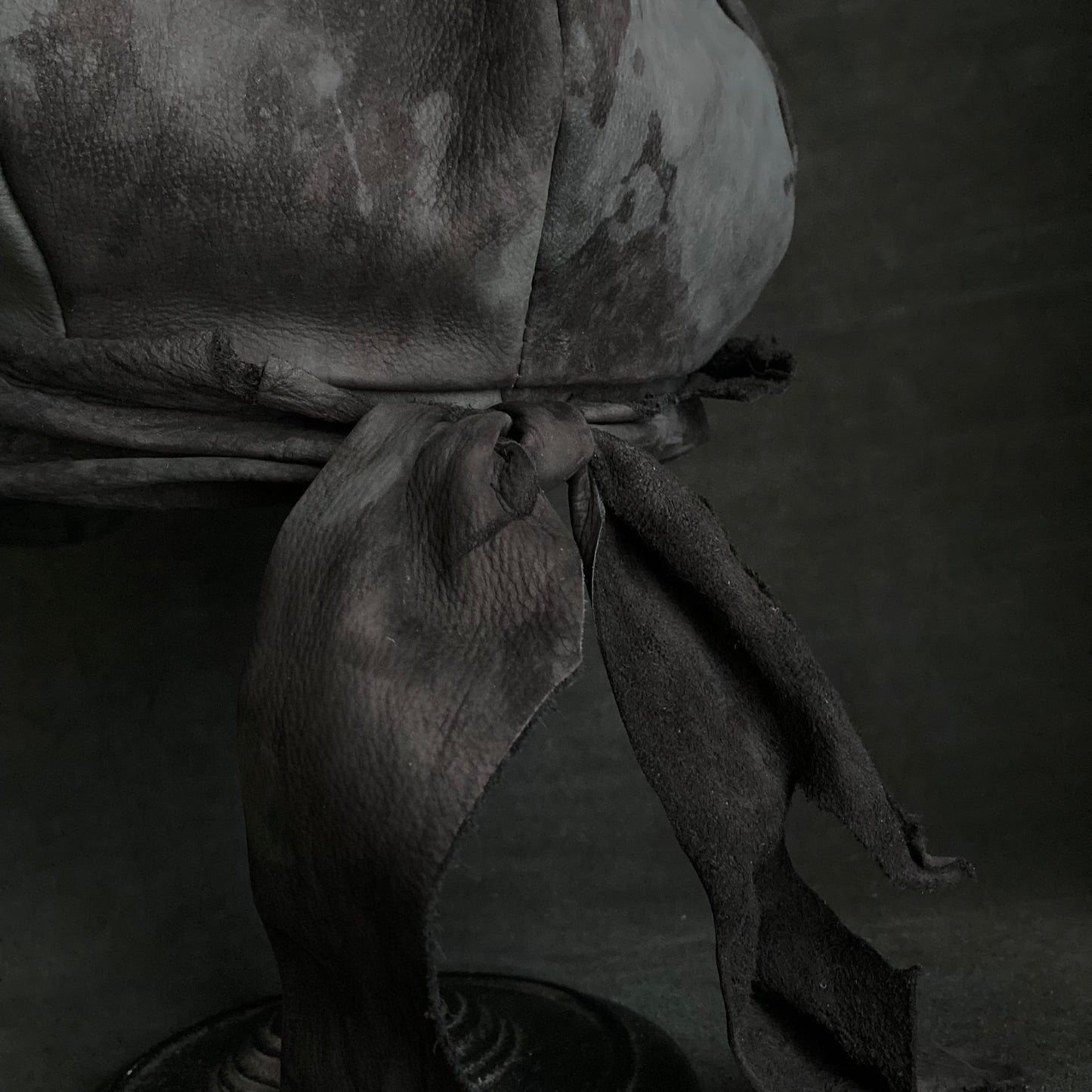 Black leather bleached martial casquette
