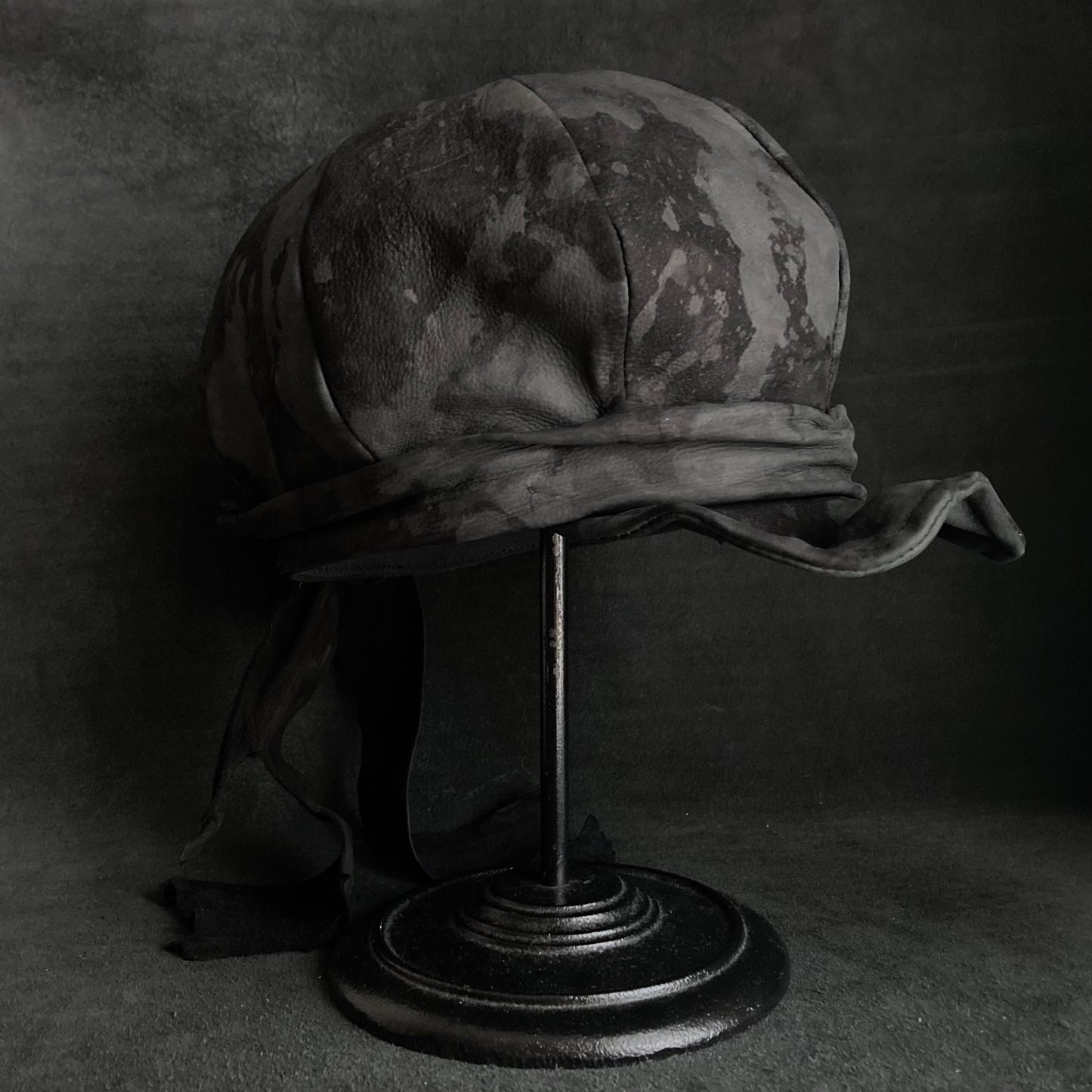 Black leather bleached martial casquette