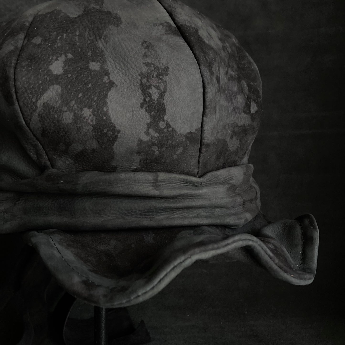 Black leather bleached martial casquette